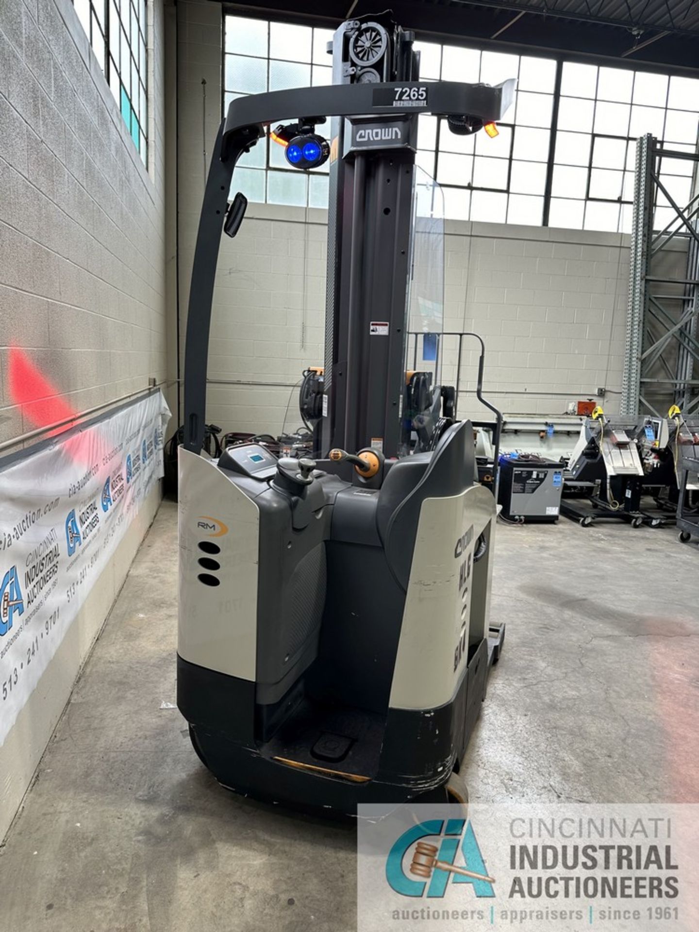 2016 CROWN MODEL RM6025-45 STAND-UP ELECTRIC REACH TRUCK W/ 250 HOURS; S/N 1A597265, 248 HOURS - Image 11 of 15