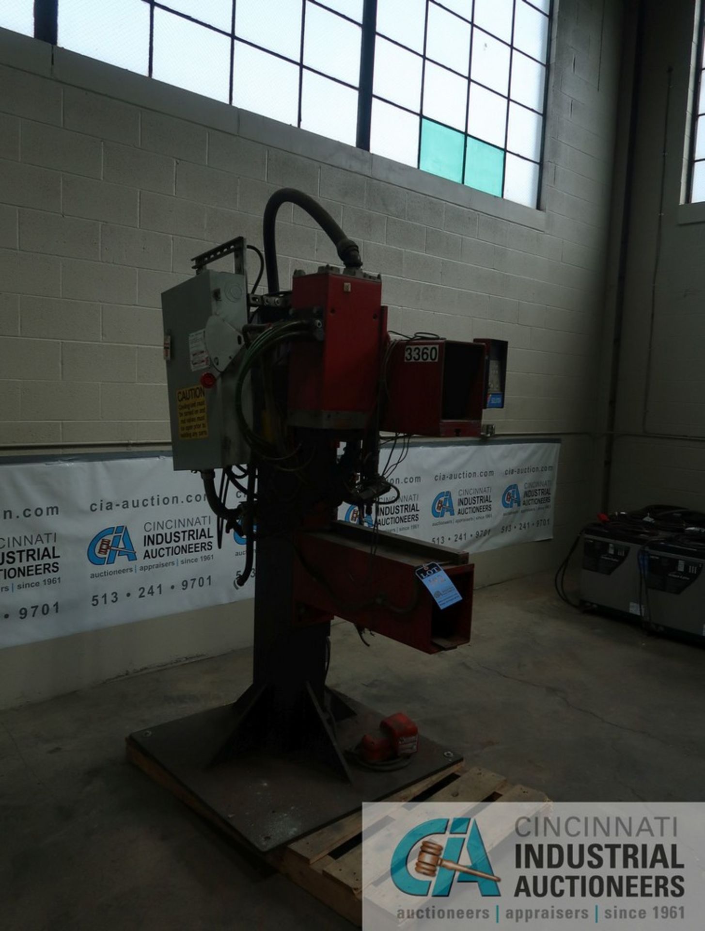 120 KVA JANDA TYPE MC2421201C SPOT WELDER; S/N M3160, UNITROL CONTROL, 24" THROAT - Image 2 of 9