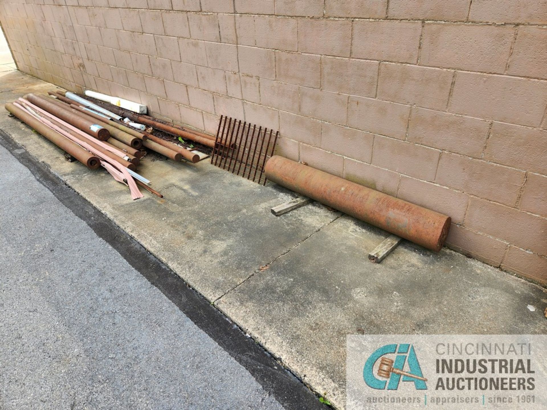 (LOT) STEEL BAR & H.D. PIPE STOCK (OUTSIDE) - Image 3 of 7