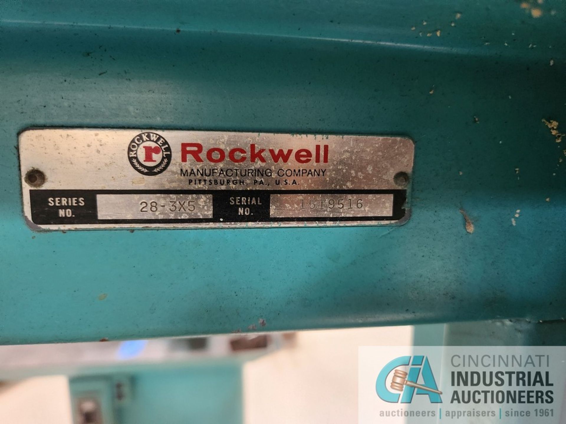 20" ROCKWELL SERIES 28-3X5 VERTICAL BAND SAW; S/N 15195/6, BLADE WELDER, 24" X 24" TABLE - Image 6 of 6