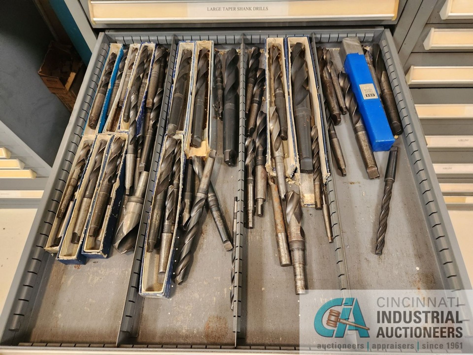 12-DRAWER STANLEY VIDMAR TOOLING CABINET W/ DOWELL & ROLL PINS, DRILLS, MORSE TAPER DRILLS, HEX - Image 8 of 14