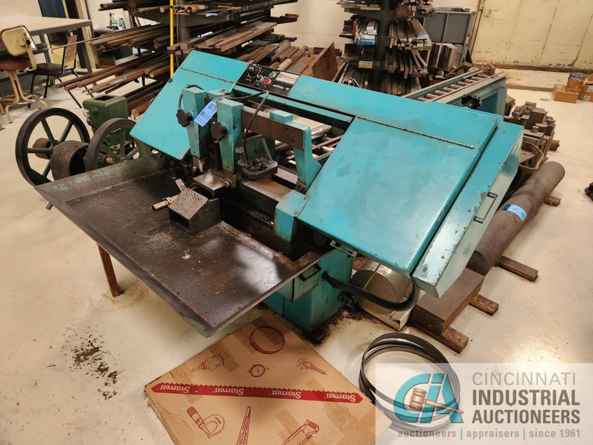 10" X 18" ROCKWELL MODEL 10 HORIZONTAL BAND SAW; S/N 25135-03, 10" WIDE X 10' CONVEYOR & EXTRA - Image 2 of 9