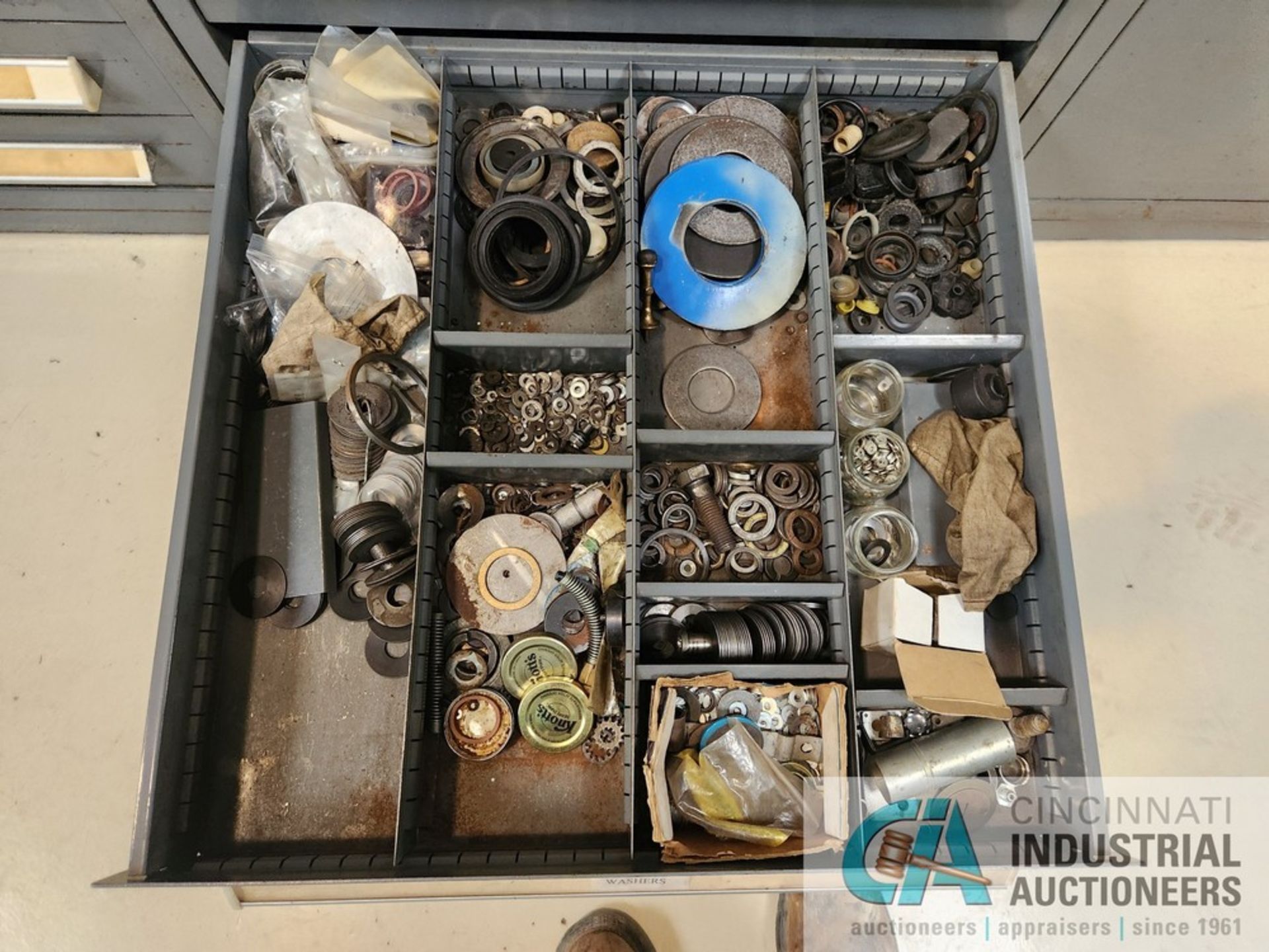 12-DRAWER STANLEY VIDMAR TOOLING CABINET W/ SPRINGS & OTHER HARDWARE - Image 12 of 13