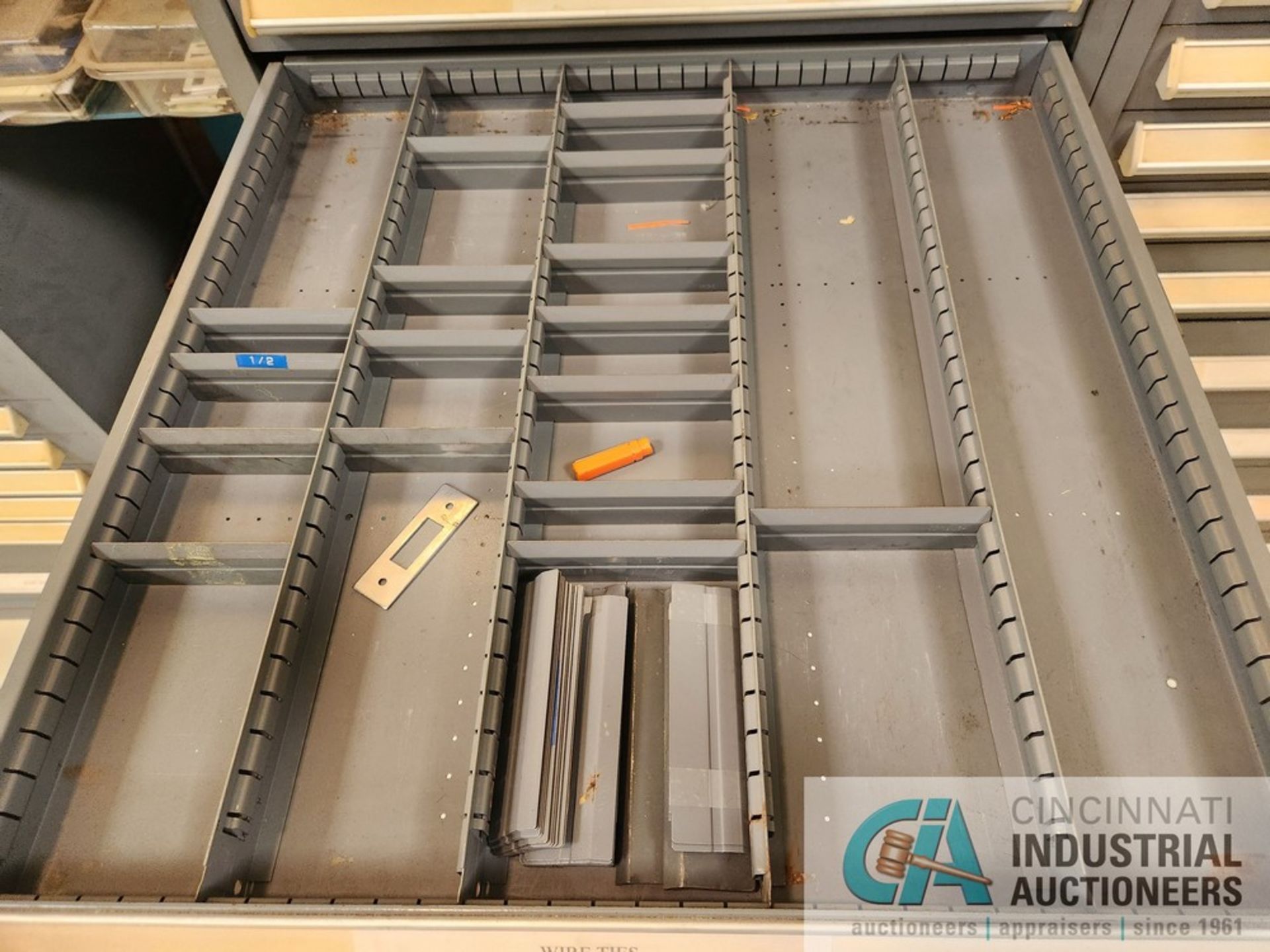 12-DRAWER STANLEY VIDMAR TOOLING CABINET W/ DOWELL & ROLL PINS, DRILLS, MORSE TAPER DRILLS, HEX - Image 6 of 14