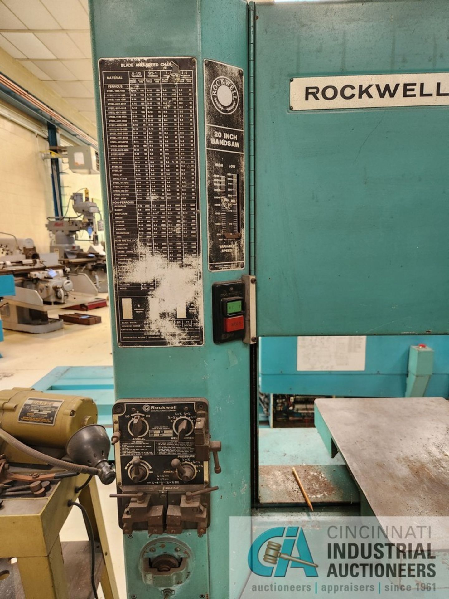 20" ROCKWELL SERIES 28-3X5 VERTICAL BAND SAW; S/N 15195/6, BLADE WELDER, 24" X 24" TABLE - Image 3 of 6