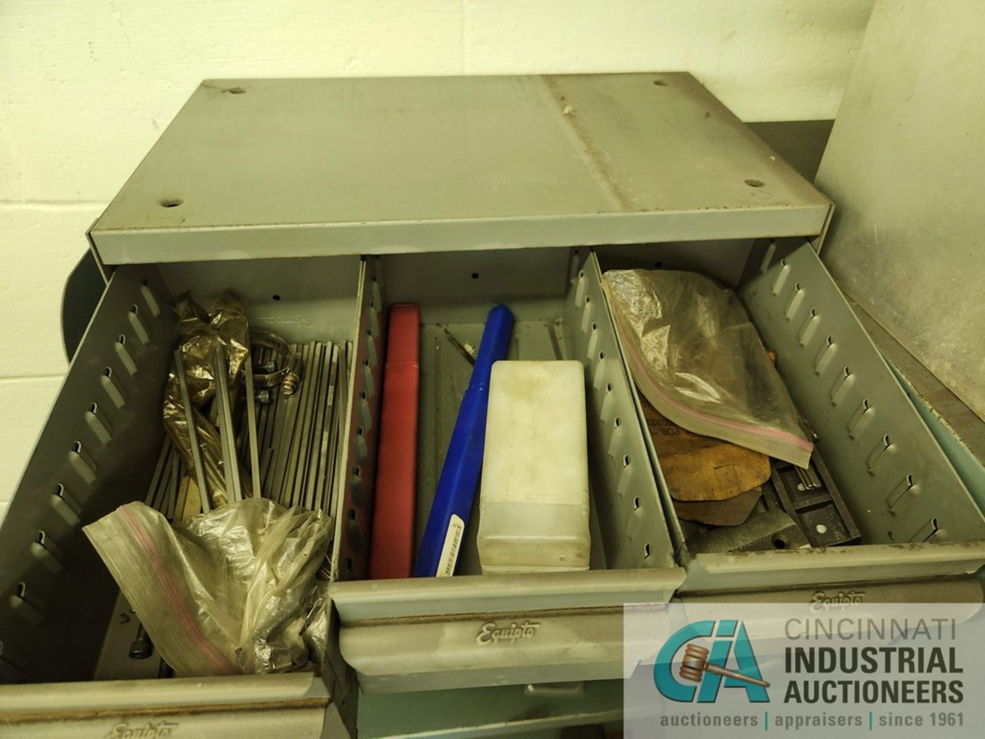 (LOT) SUNNEN TOOLING CABINET W/ ASSORTMENT OF SUNNEN TOOLING - Image 10 of 10