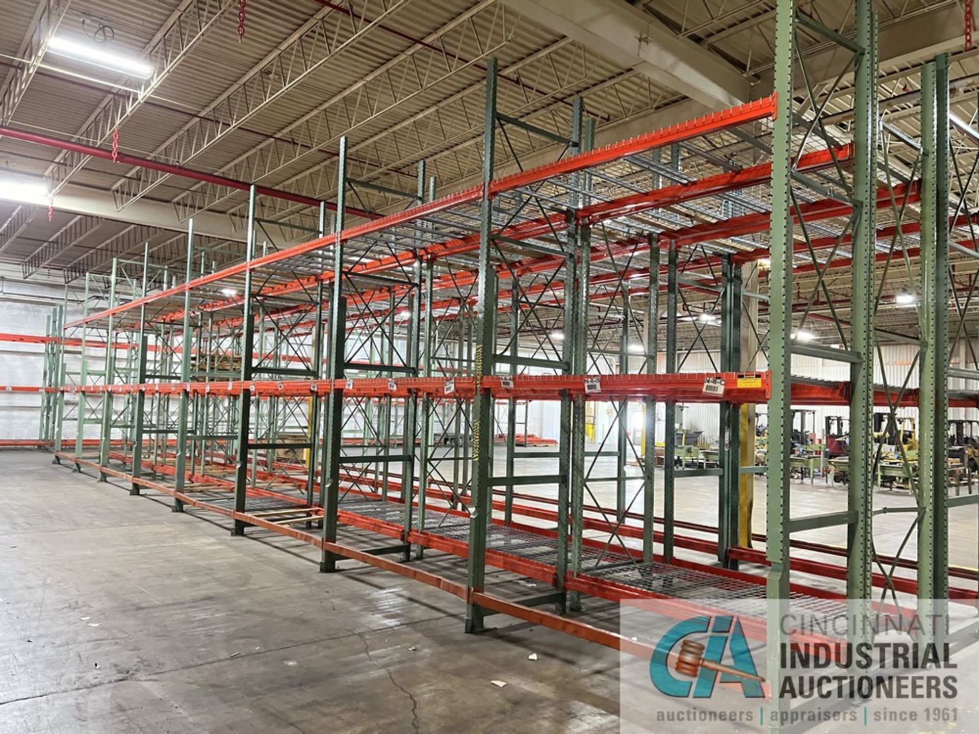 SECTIONS 42" X 100" X 192" HIGH ADJUSTABLE BEAM BOLT-ON PALLET RACKS INCLUDING (18) 44" X 192' - Image 3 of 3