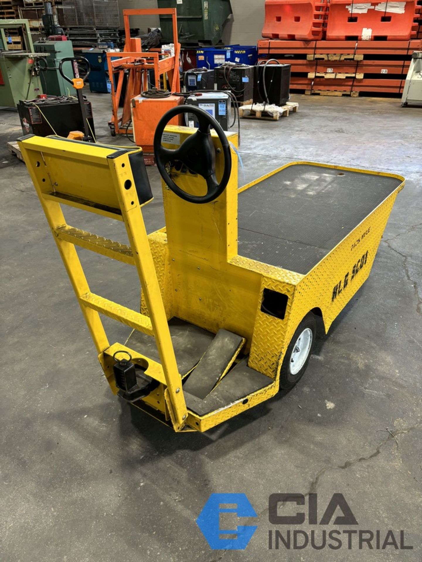 PACK MULE MODEL SCT-7750-6NXG-LA ELECTRIC CART / TUGGER; S/N N/A, 1,200 LB. DECK CAPACITY, 5,000 LB. - Image 8 of 20