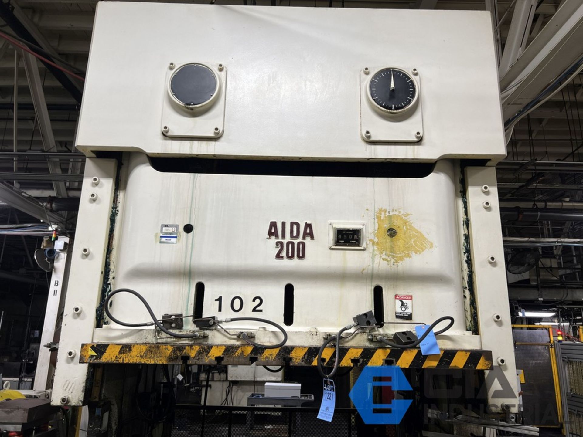 **220 TON AIDA MODEL NC2-2000(1) TWO-POINT GAP FRAME MECHANICAL PRESS; S/N B0520-0010, 72.8" X 25.6" - Image 7 of 12