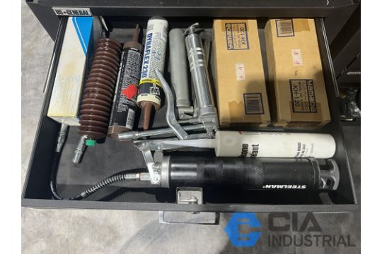 US GENERAL PORTABLE TOOL CHEST WITH CONTENTS - Image 3 of 4