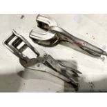 Lot of 2 Clamps