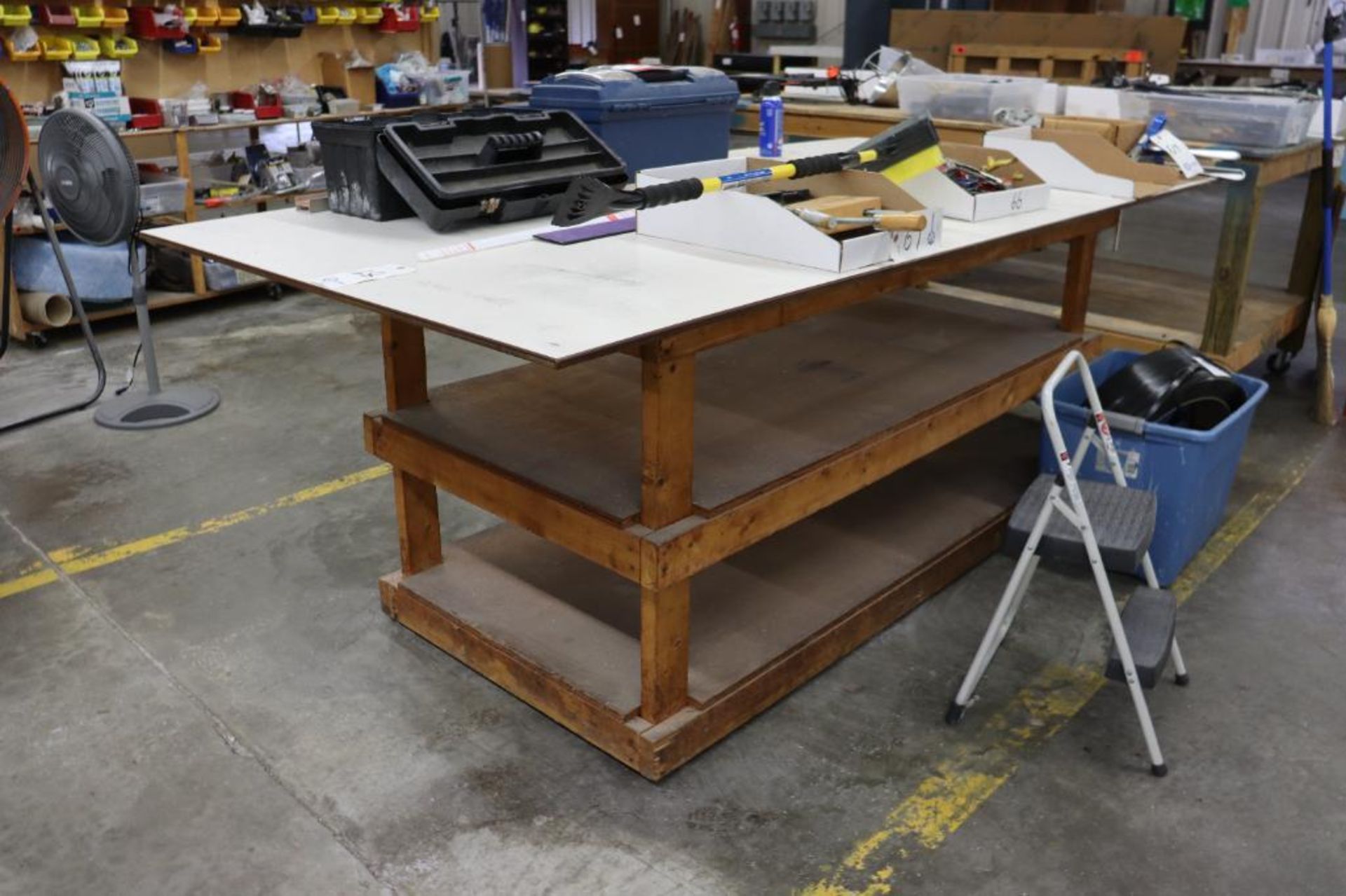 Work bench - Image 2 of 7