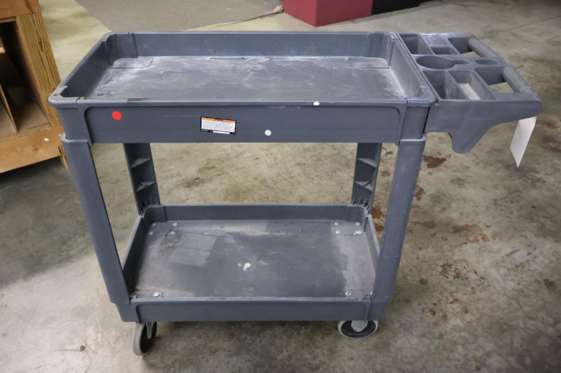 Rubbermaid cart - Image 2 of 5