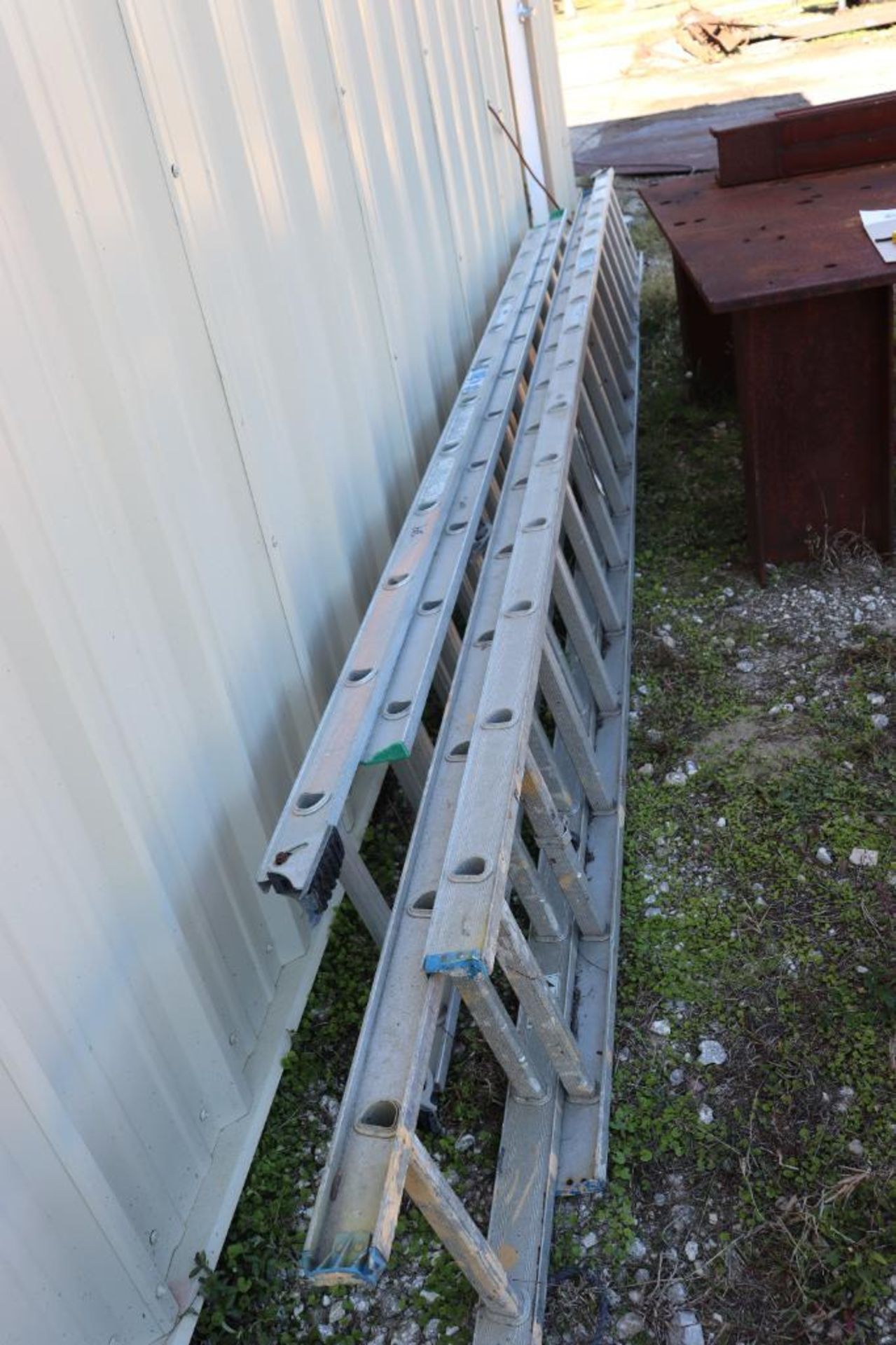 Extension ladders