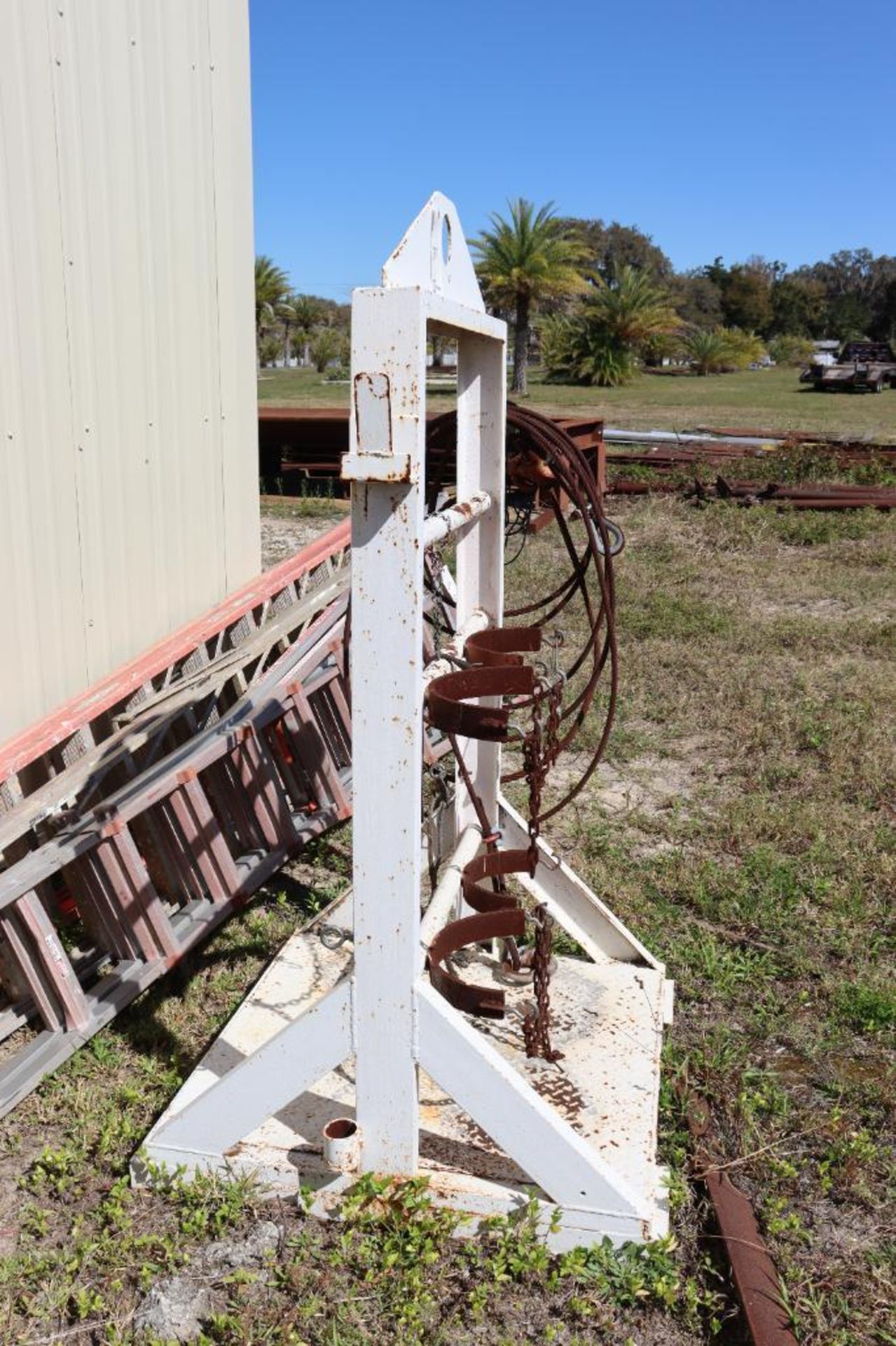 Gas storage rack - Image 3 of 5