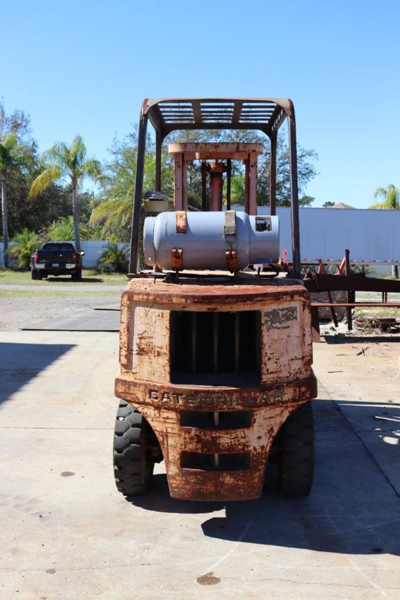 Towmotor VC60C pneumatic tire forklift - Image 2 of 12