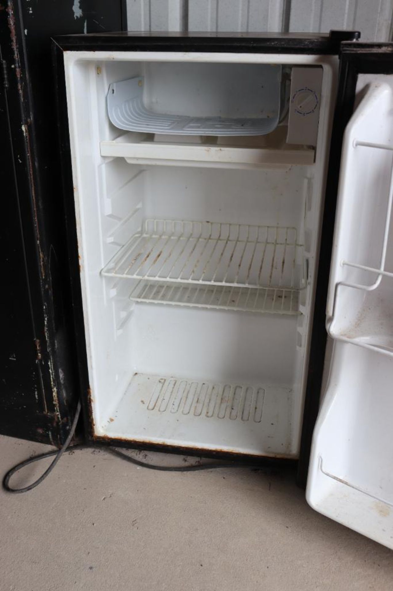 Magic Chef refrigerator - Image 2 of 6