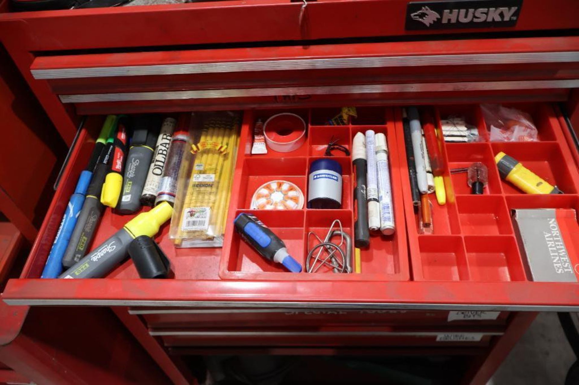 Husky tool box w/ tools - Image 6 of 9