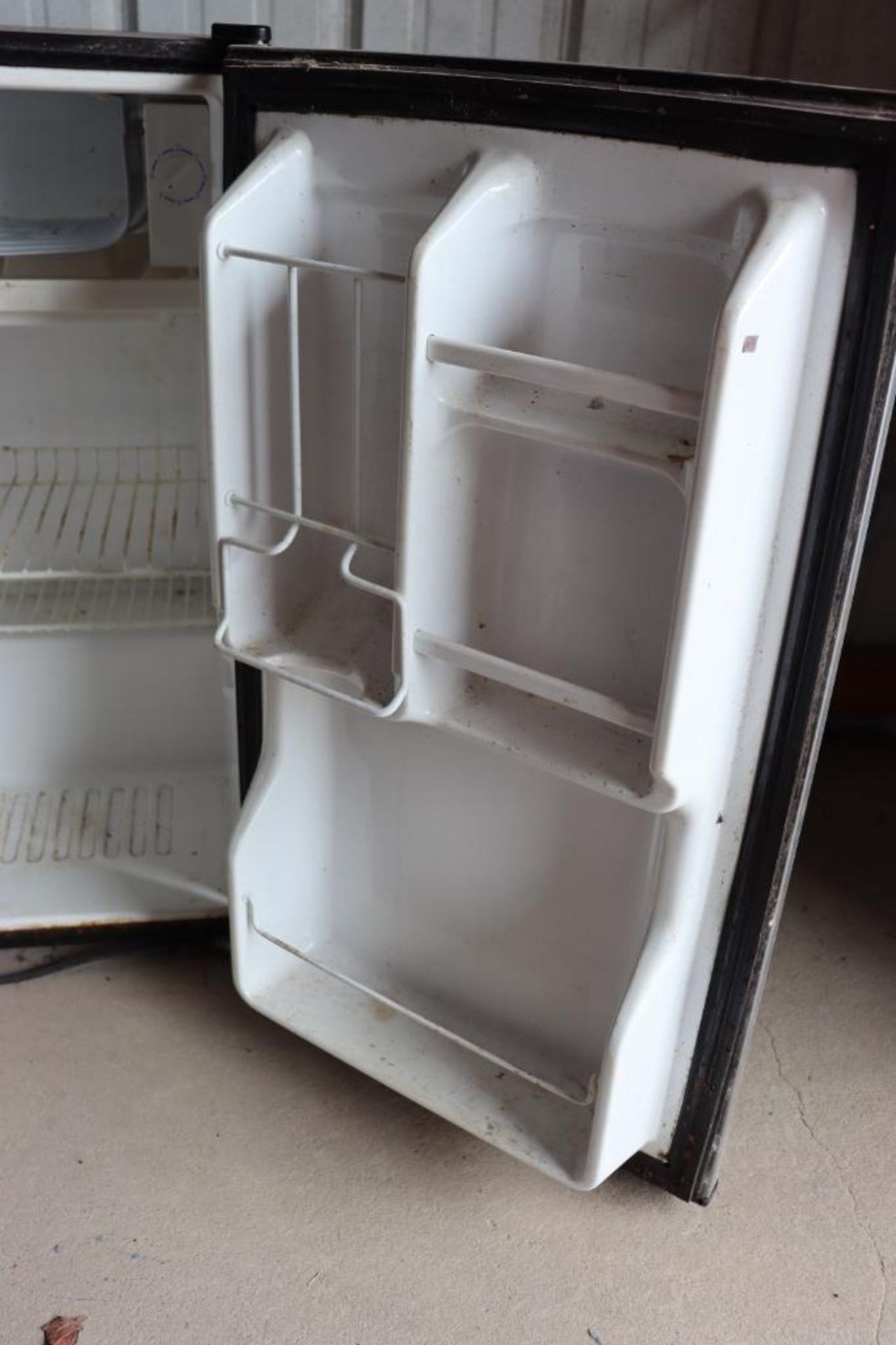 Magic Chef refrigerator - Image 3 of 6