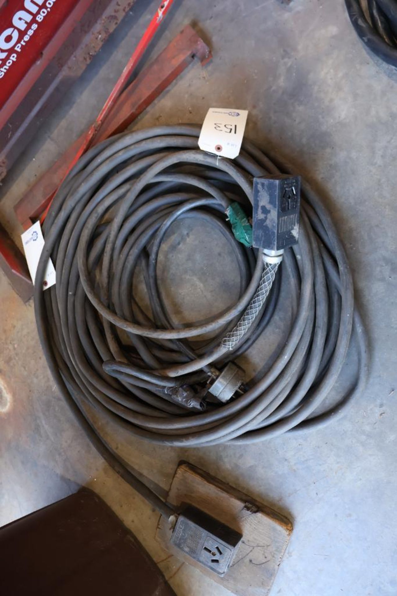 220V Extension cord - Image 3 of 3