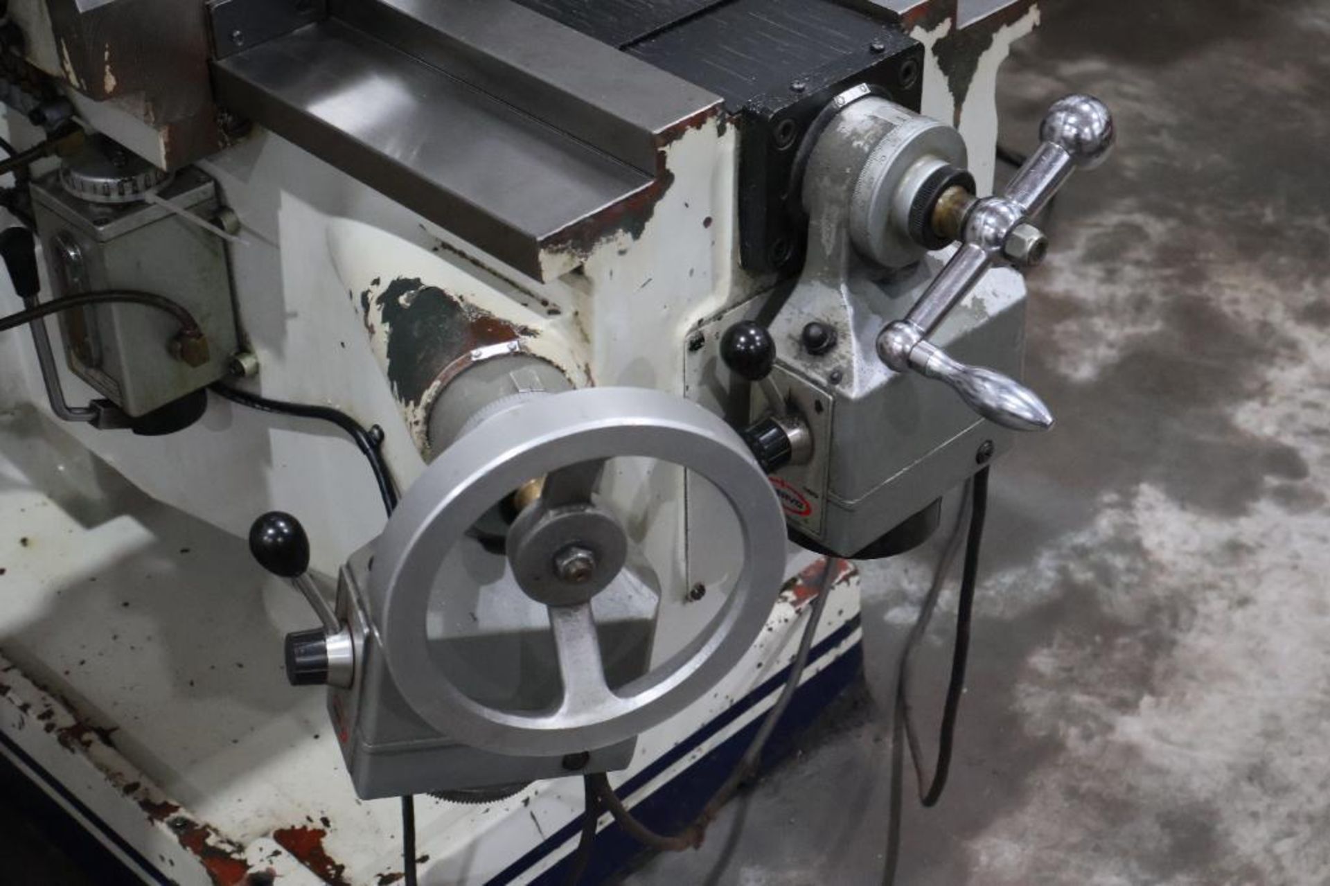 Vectrax 10" x 54" vertical milling machine - Image 9 of 20