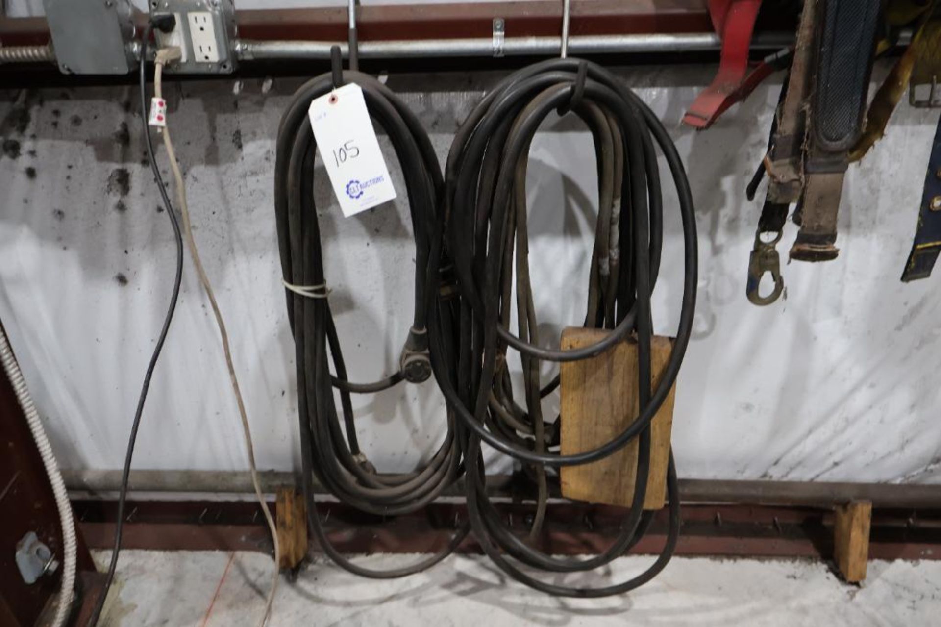 Heavy gauge extension cord - Image 2 of 2