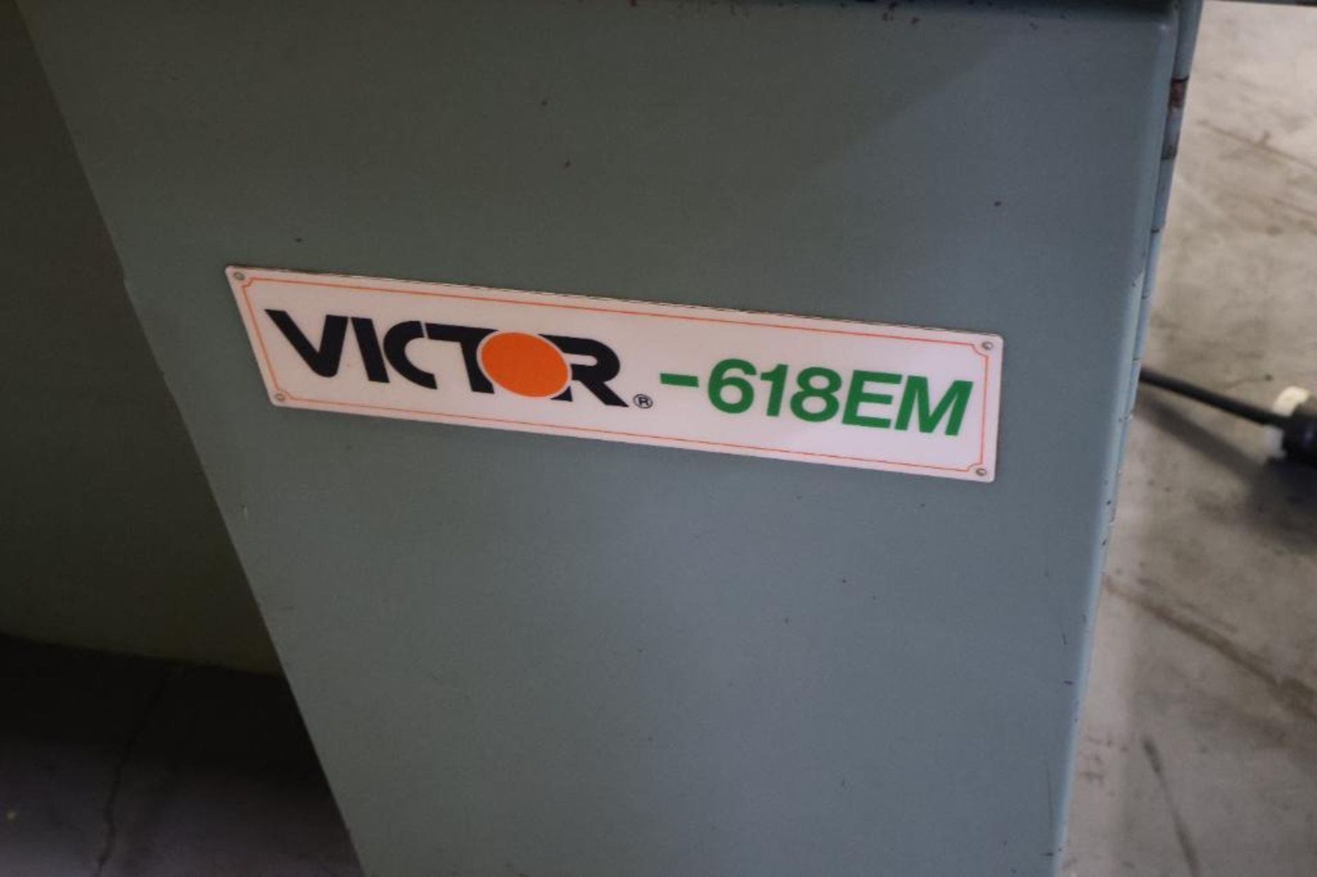 Victor 618EM super precision tool room lathe - Image 16 of 19