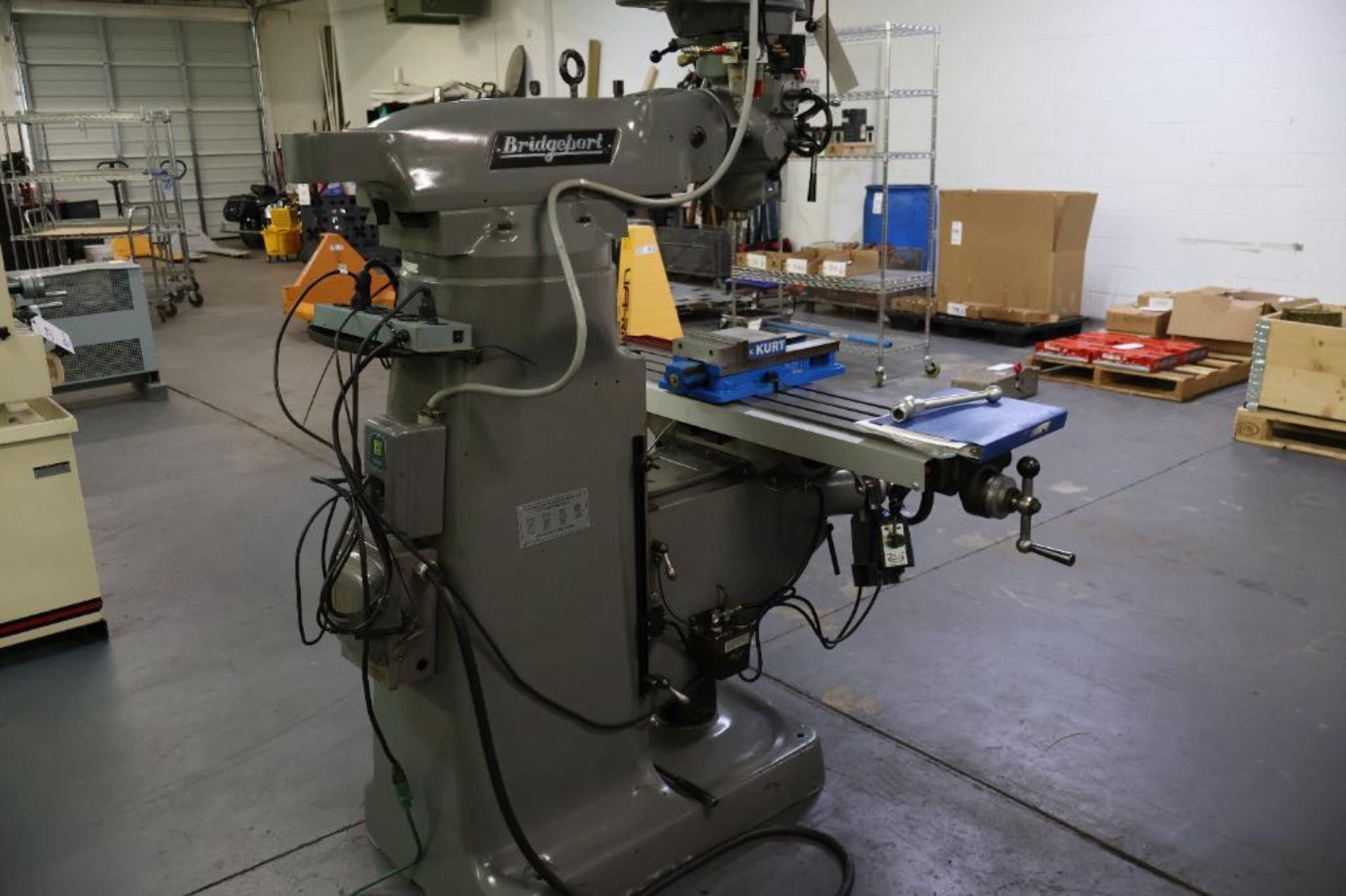 Bridgeport vertical milling machine W/ accessories - Image 22 of 29