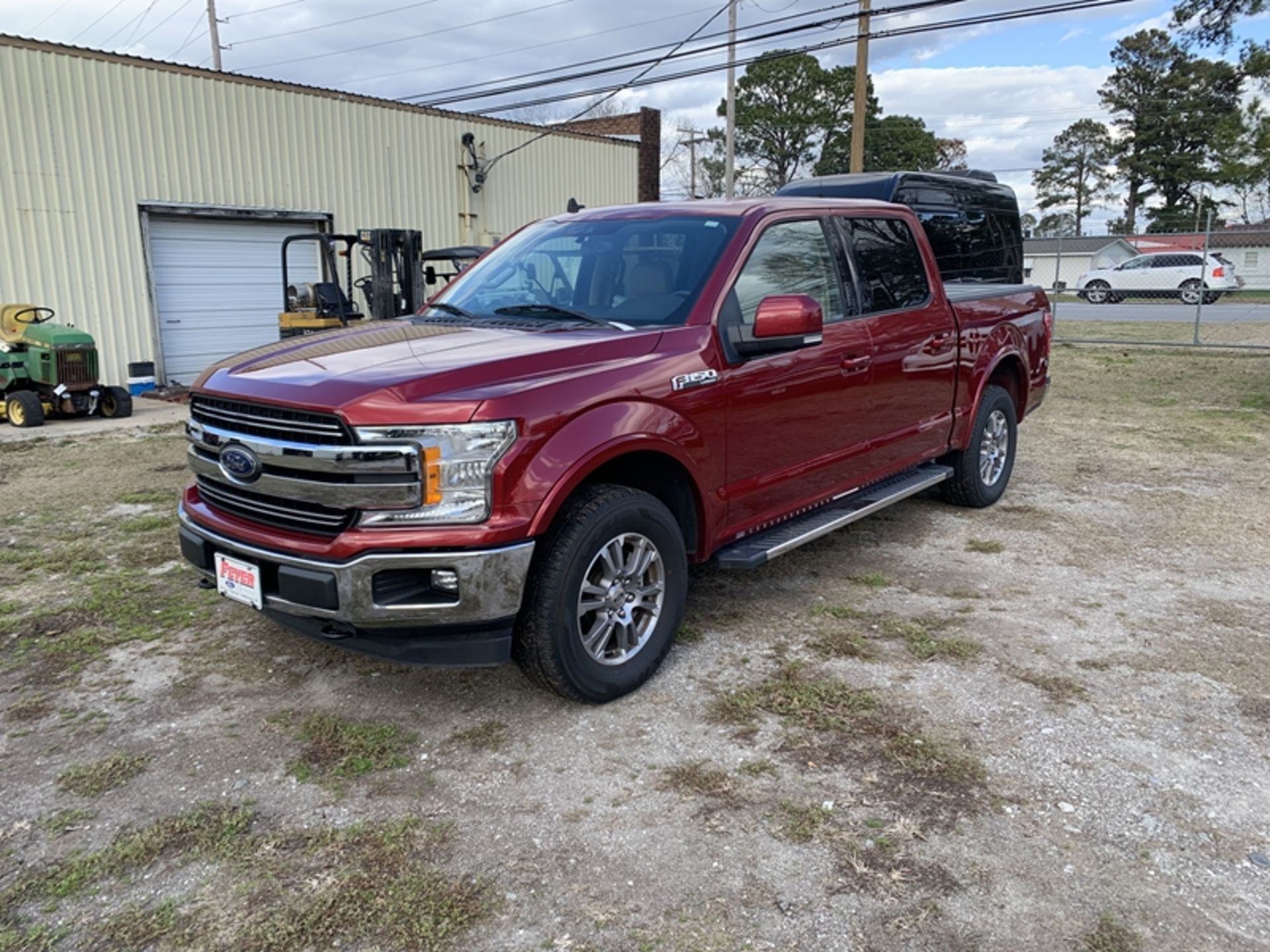 2019 FORD F150 Lariat, crew cab, 4WD, 2.7L, V6, bed cover - 87,890 miles showing -