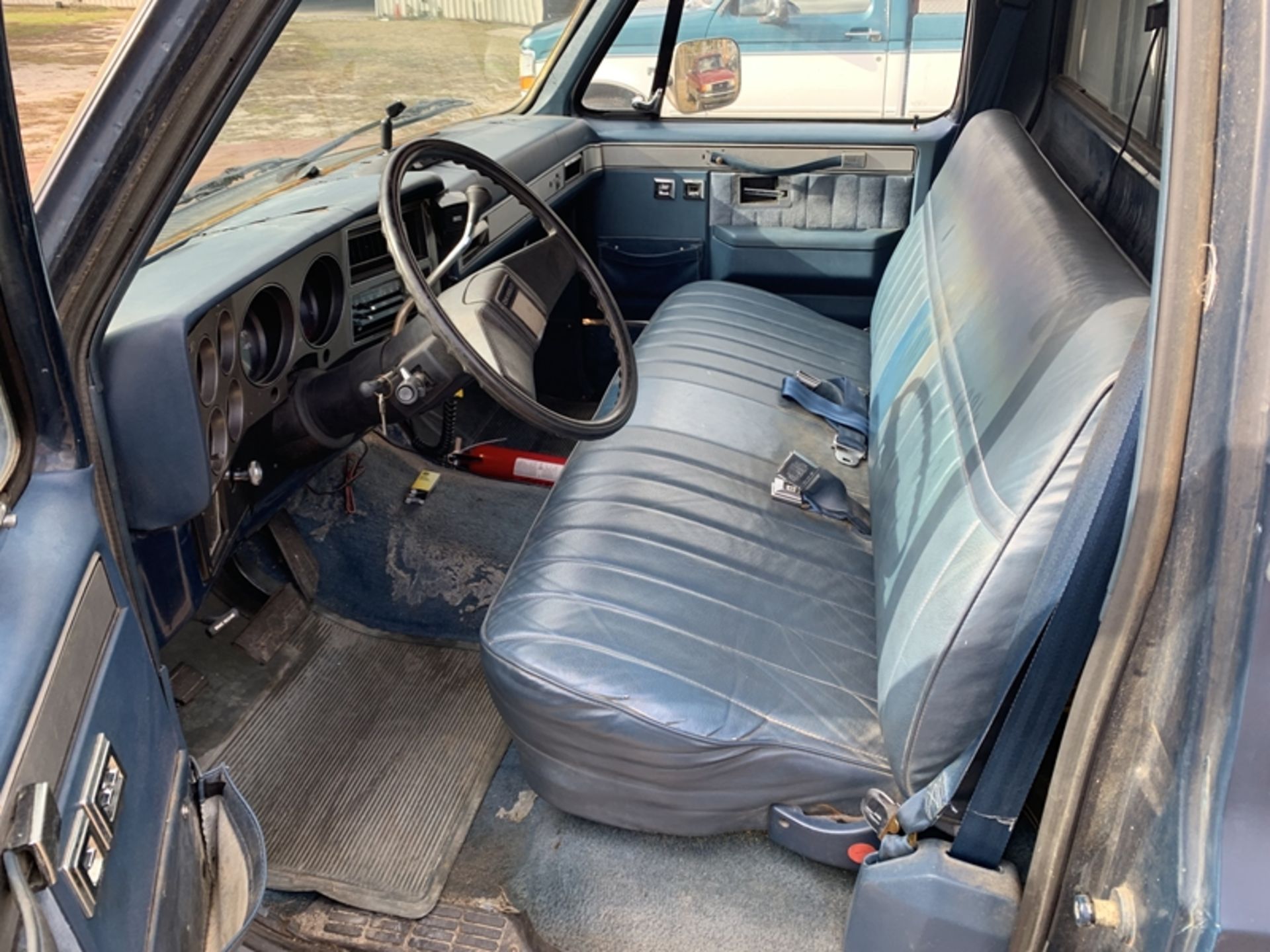 1986 CHEVROLET Silverado C10 reg cab, long bed, 2WD, 305 V8 - unknown miles - 1GCDC14H5GF358121 - Image 5 of 6