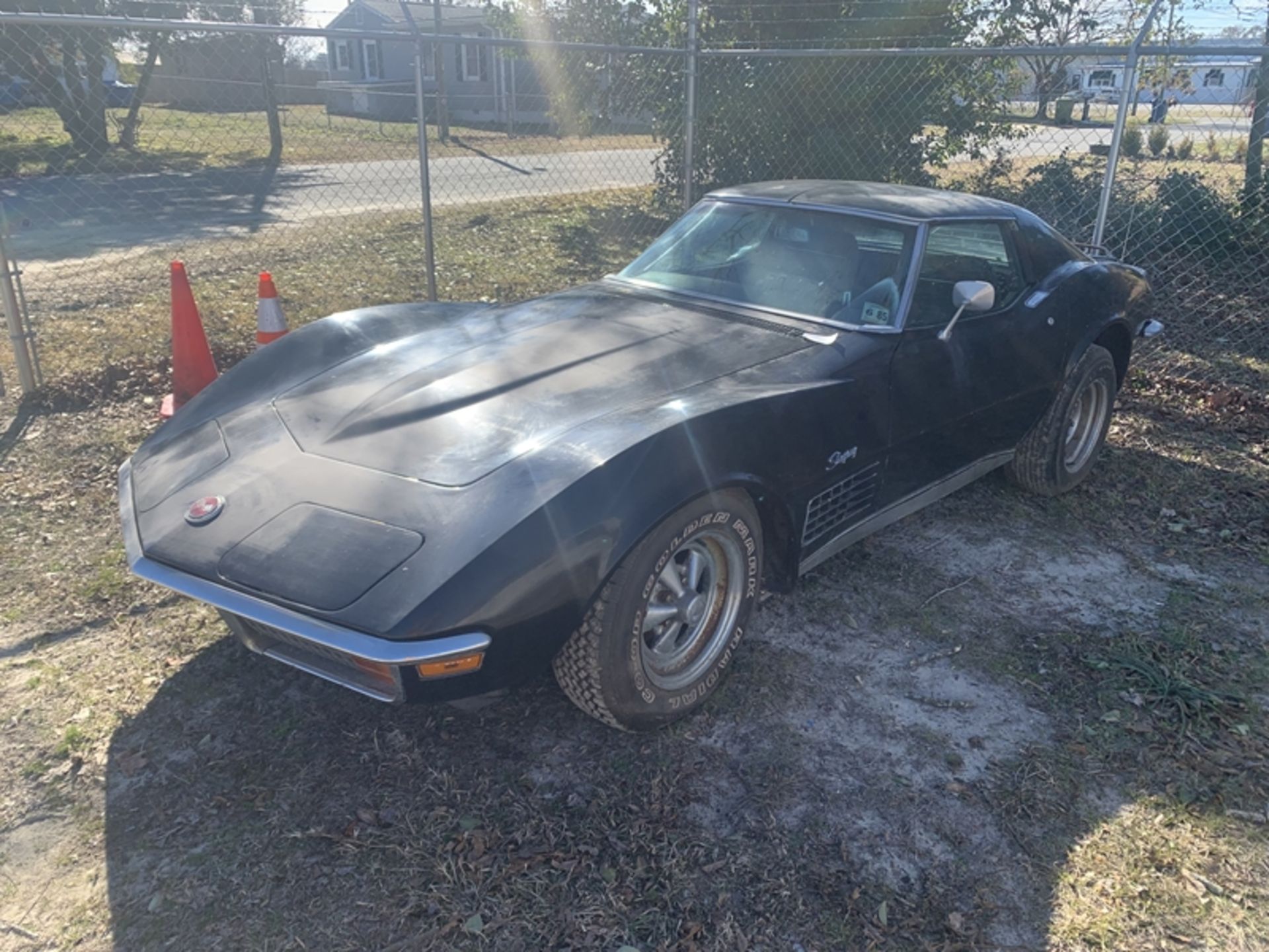 1972 CHEVROLET Corvette Stingray 4-speed manual, 350 V8 - unknown miles - has been sitting up and