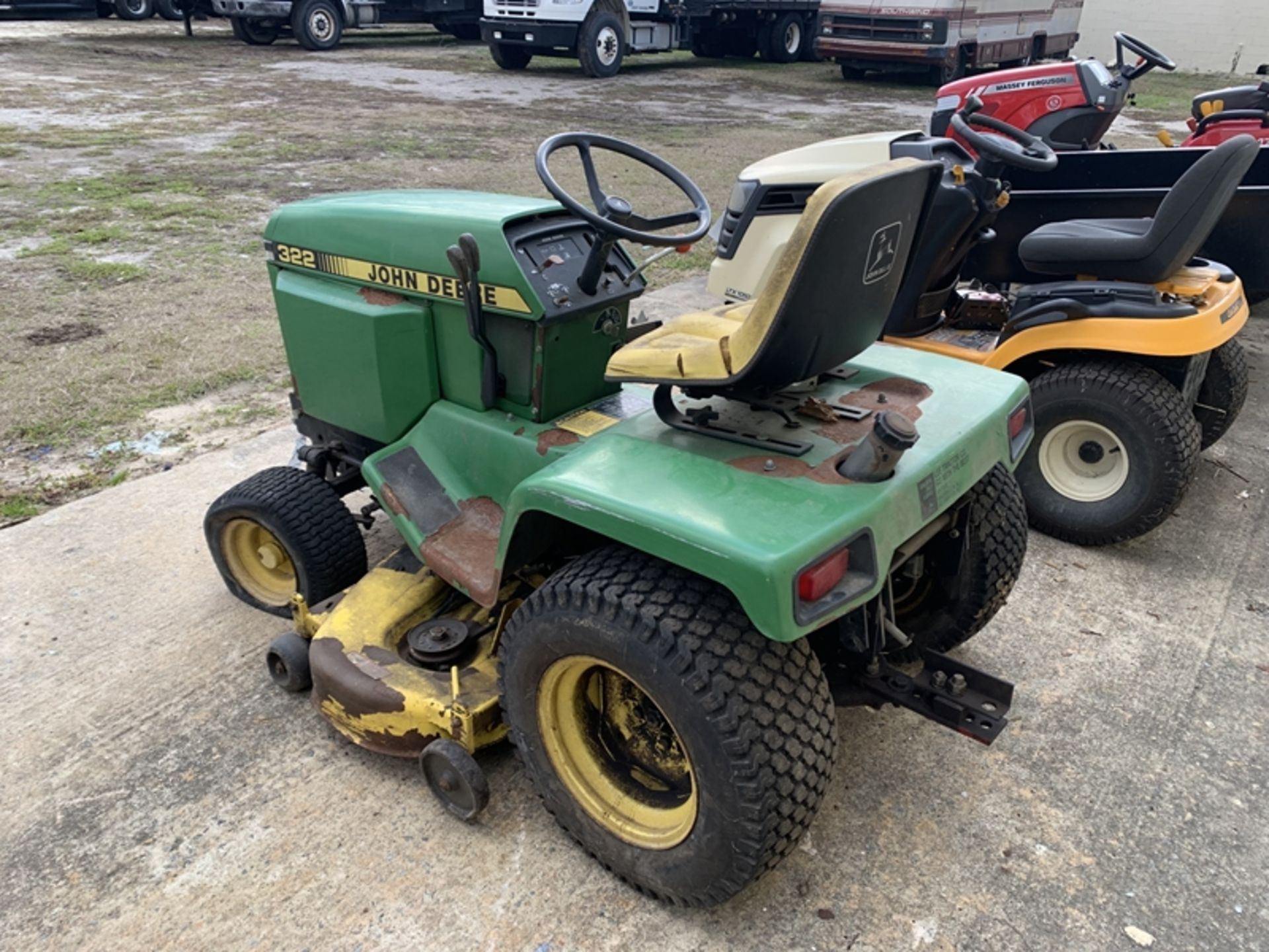 JOHN DEERE 322 lawnmower - Serial: M01013X NOT RUNNING - Image 4 of 4