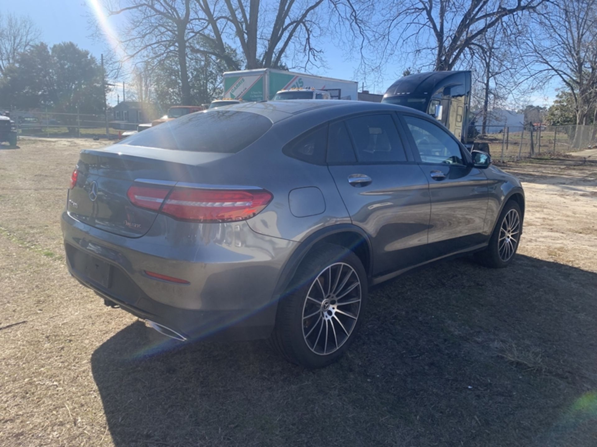 2017 MERCEDES GLC300 crossover - driver window cracked - 42,408 miles showing - WDC0J4KB6HF226355 - Bild 3 aus 7