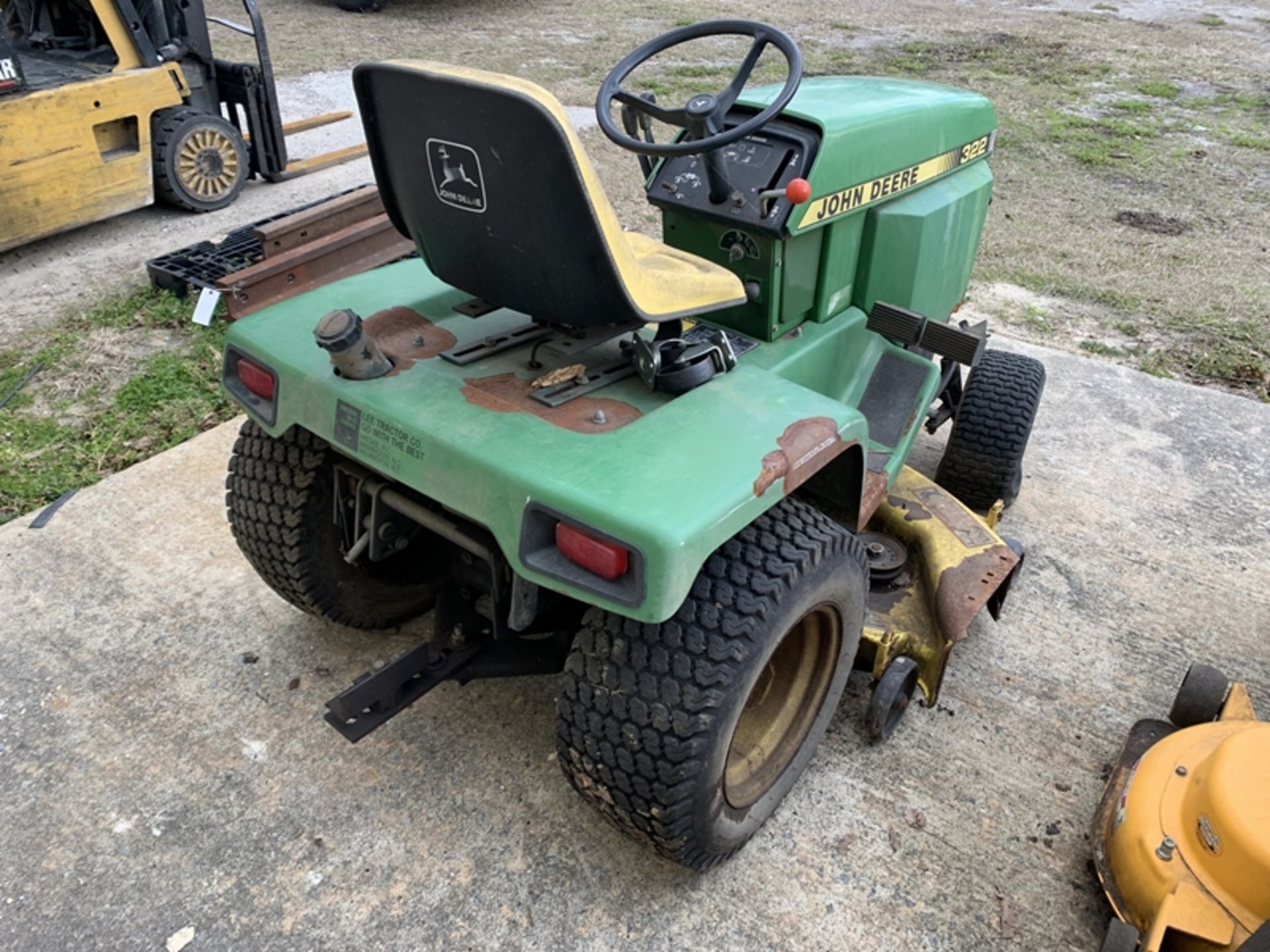 JOHN DEERE 322 lawnmower - Serial: M01013X NOT RUNNING - Image 3 of 4