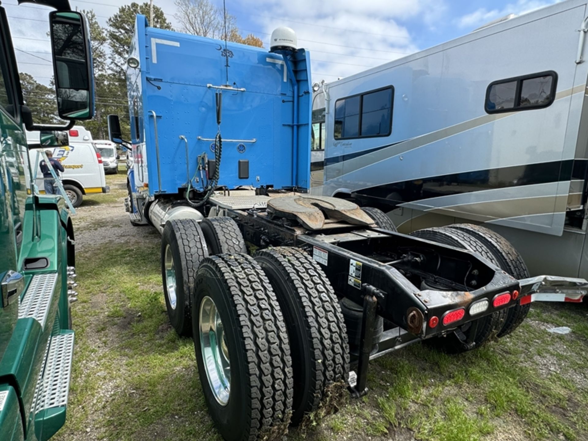 2018 PETERBILT 579 Paccar engine, auto trans - 489,680 miles showing - 1XPBDP9X9JD483115 - Image 4 of 6