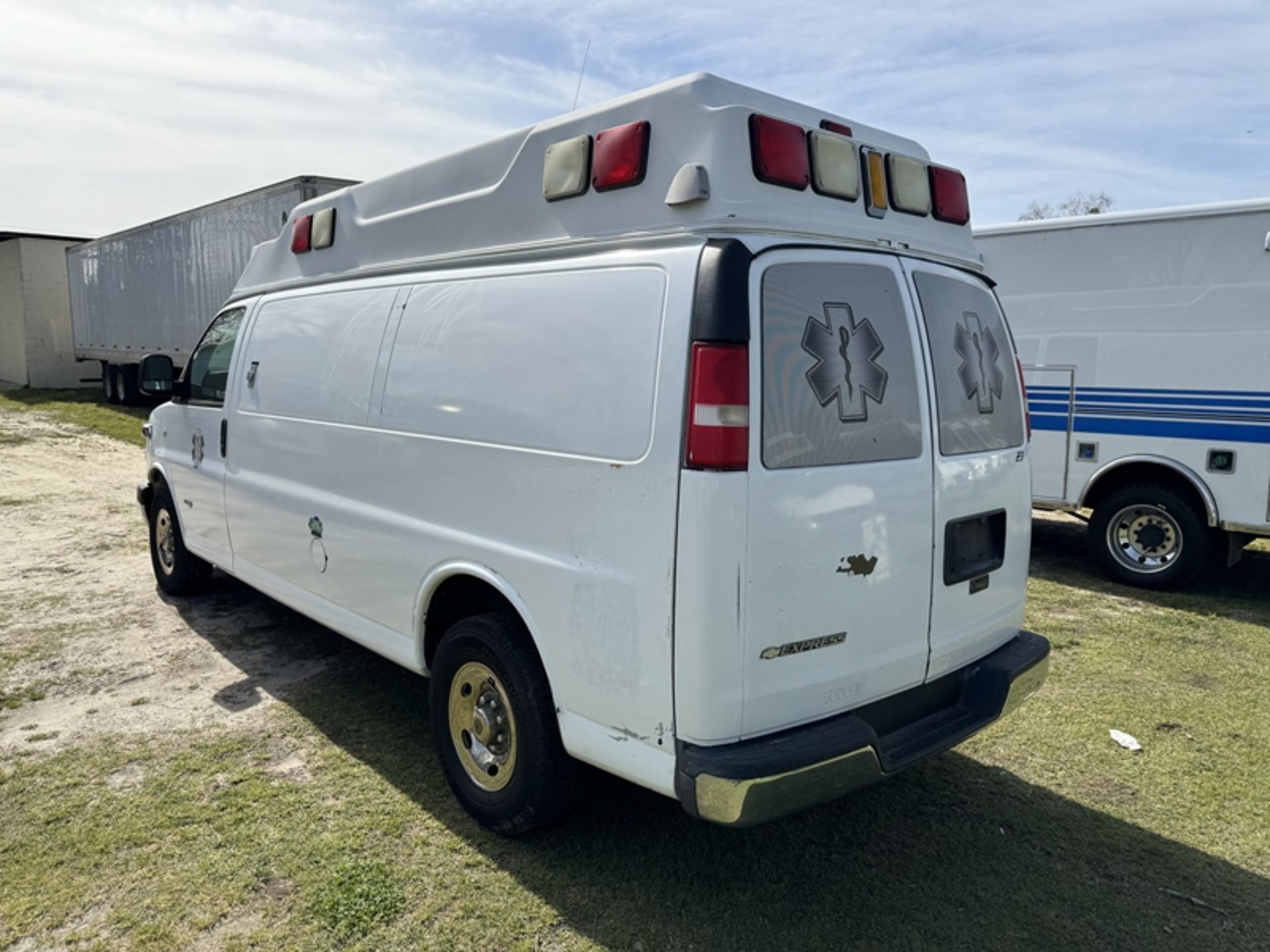 2009 CHEVROLET G3500 Type II van 6.6L diesel - 235,515 miles showing - 1GBHG396391152907 - Image 4 of 6