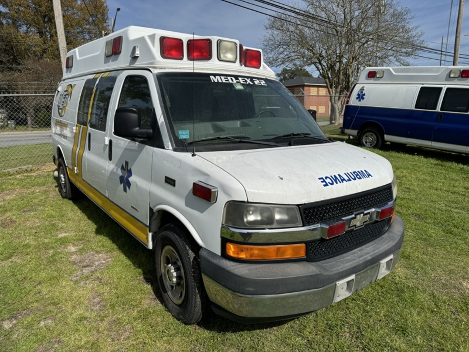 2009 CHEVROLET G3500 Type II van 6.6L diesel - 298,699 miles showing - 1GBHG396591168753 - Image 2 of 6