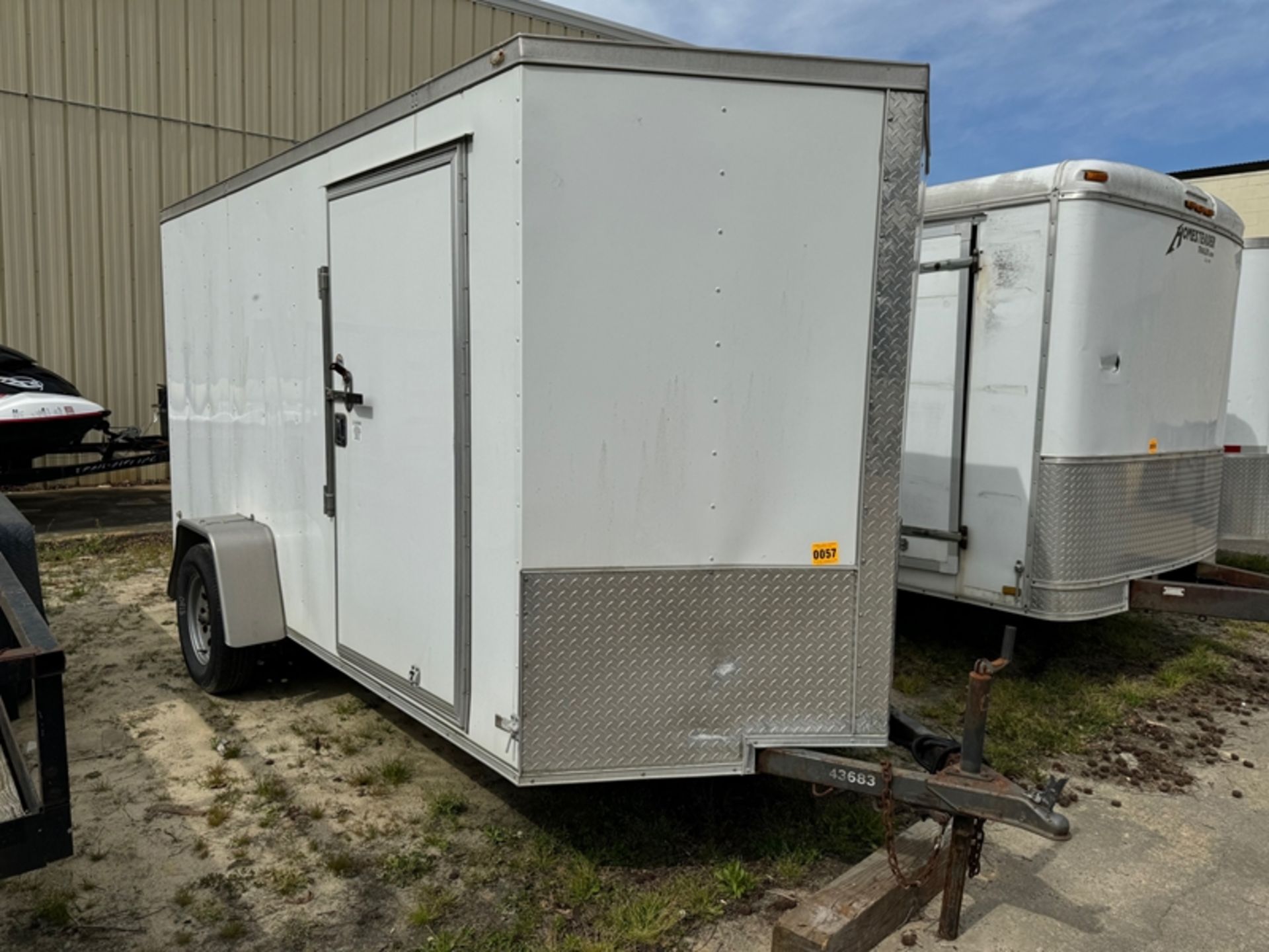 2018 COVERED WAGON 12' v-nose enclosed trailer - 53FBE1218JF043683 - Image 2 of 5