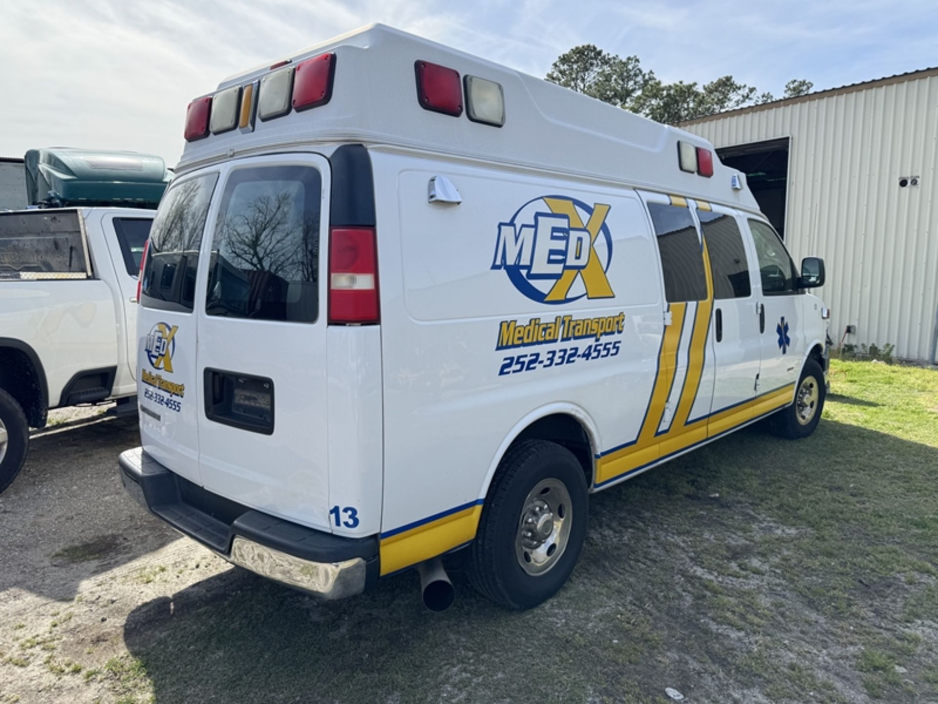 2009 CHEVROLET G3500 Type II van 6.6L diesel - 321,535 miles showing - 1GBHG396791170679 - Image 3 of 6