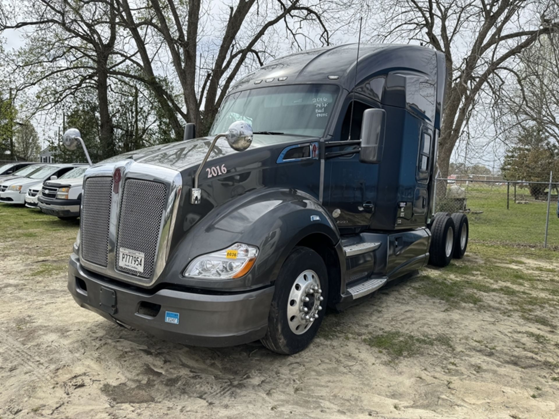 2016 KENWORTH T680 Paccar engine, auto trans - 743,522 miles showing - 1XKYDP9X8GJ111775