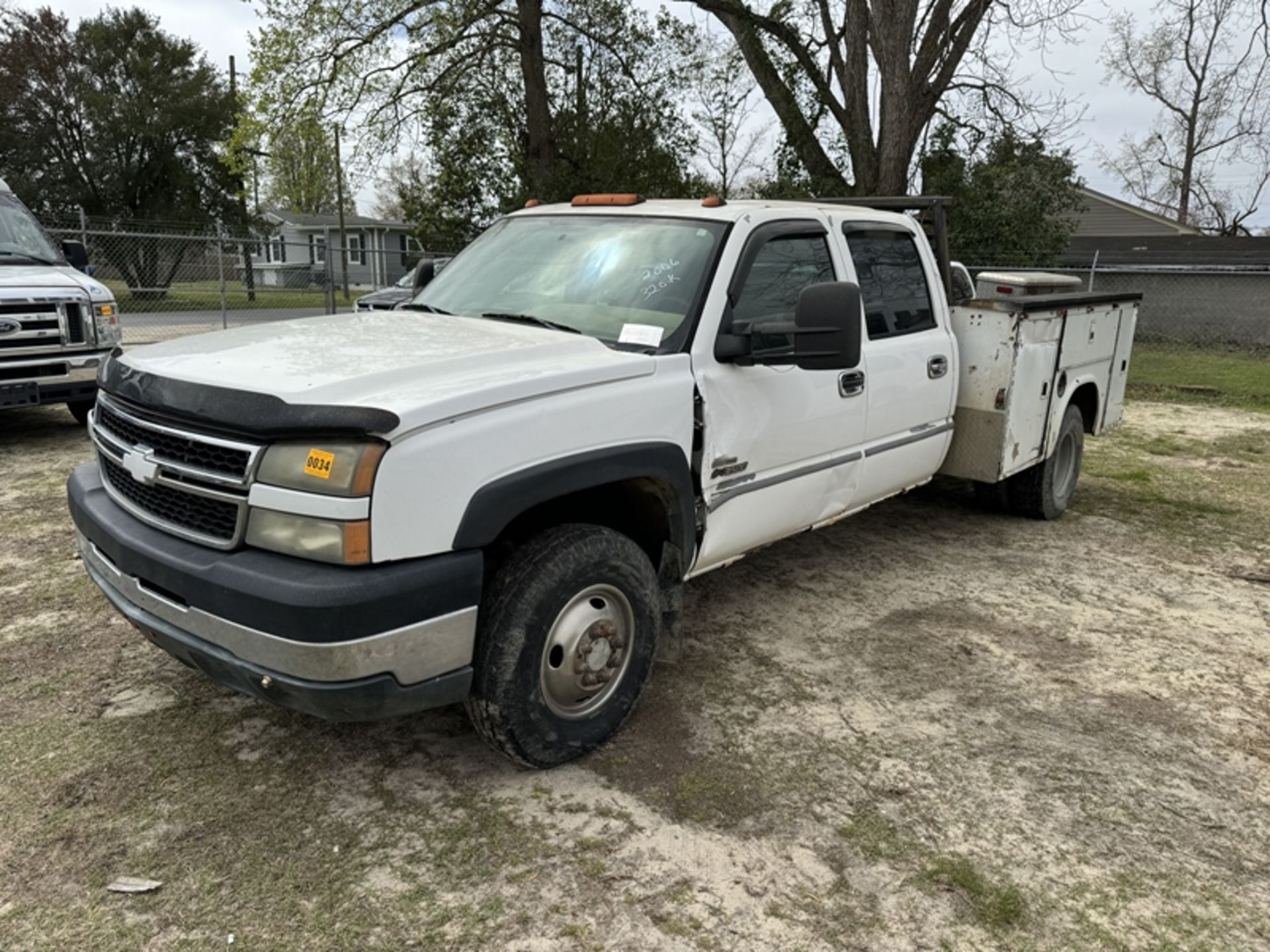 2006 CHEVROLET 3500 dually utility truck with air compressor - 320,838 miles showing -