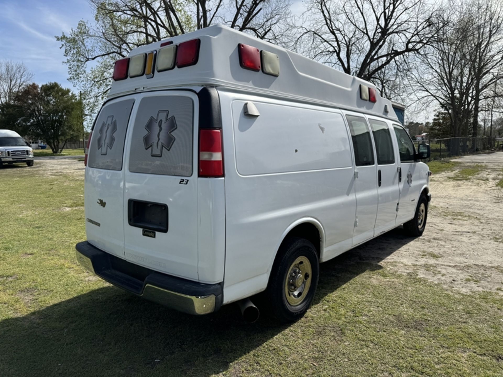 2009 CHEVROLET G3500 Type II van 6.6L diesel - 235,515 miles showing - 1GBHG396391152907 - Image 3 of 6