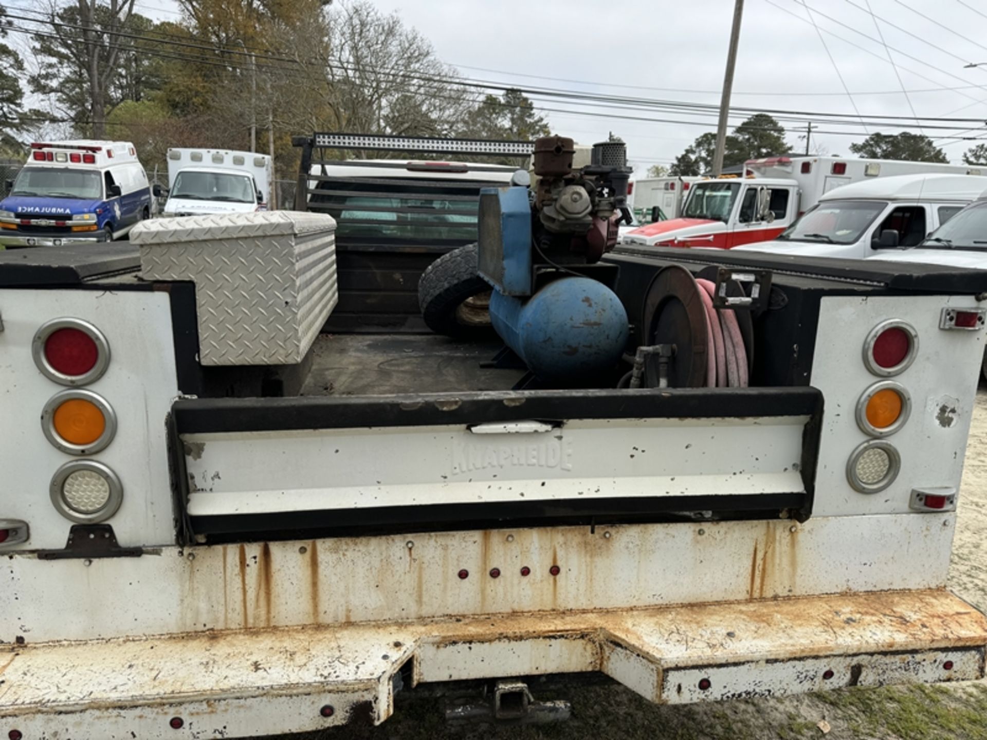 2006 CHEVROLET 3500 dually utility truck with air compressor - 320,838 miles showing - - Image 7 of 7