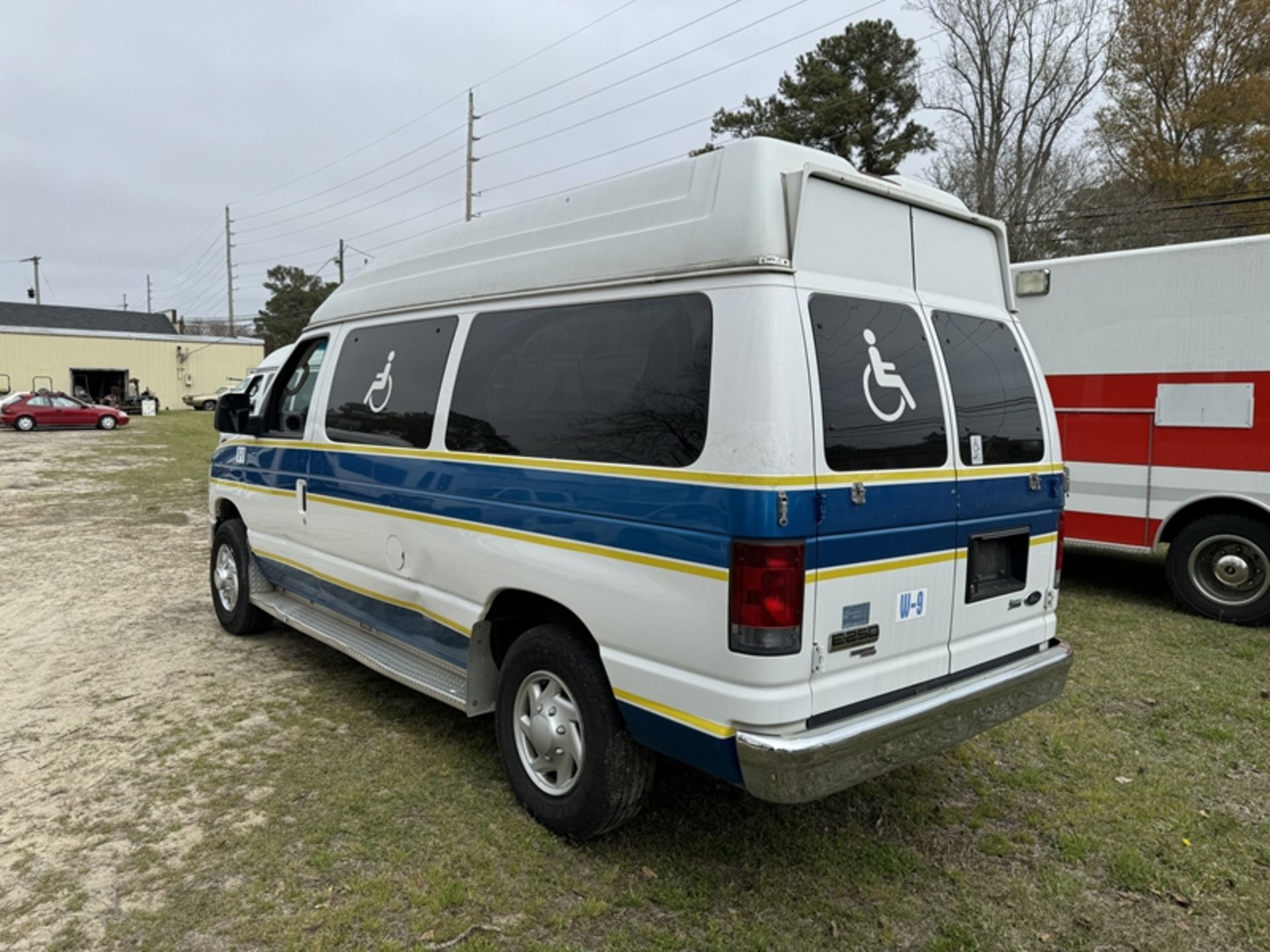 2012 FORD wheelchair van - 273,658 miles showing - 1FTNE2EW4CDB20963 - Image 4 of 7