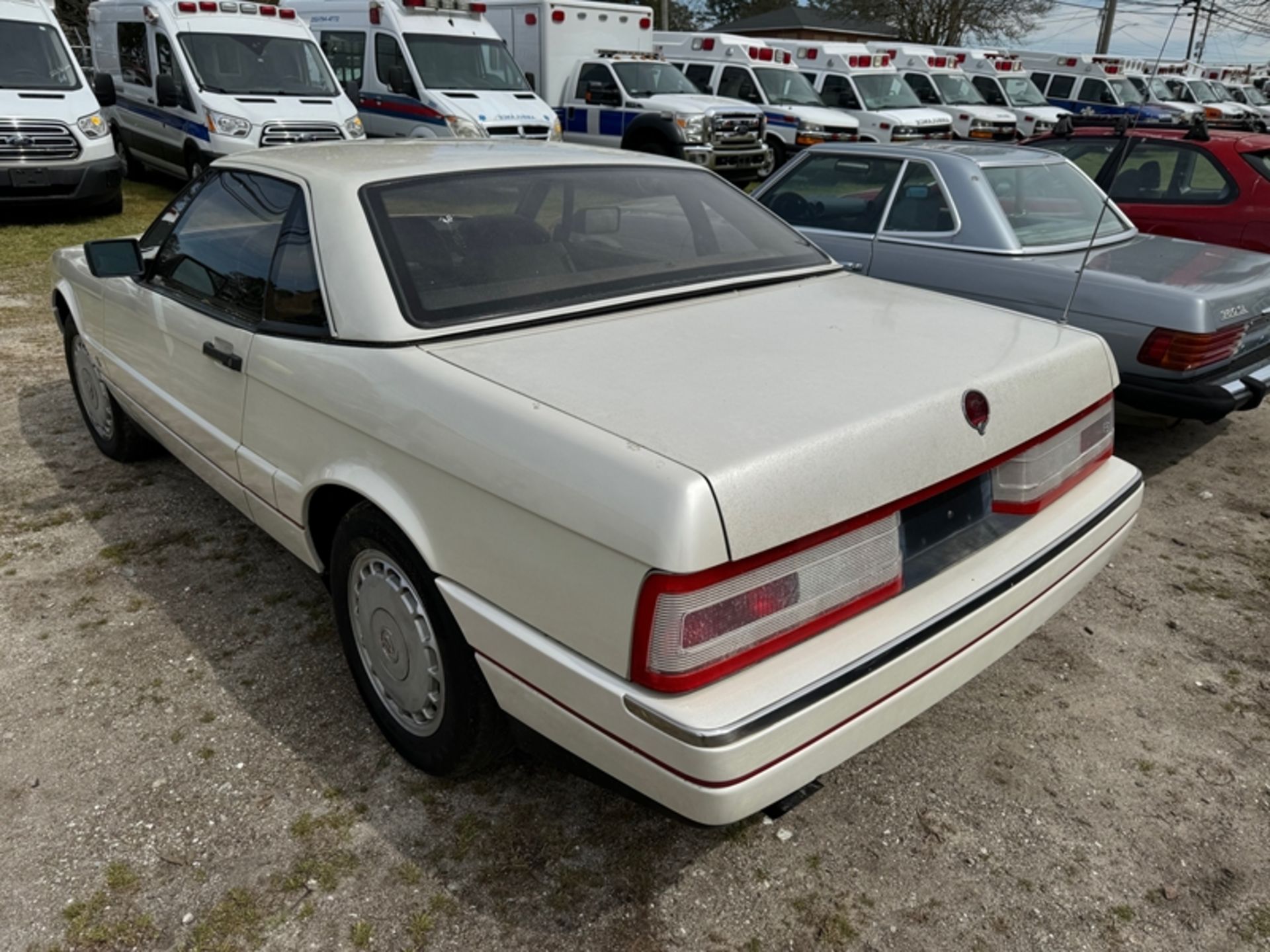 1991 CADILLAC Allante - 61,487 miles showing - 1G6VR338XMU100090 - Image 4 of 5