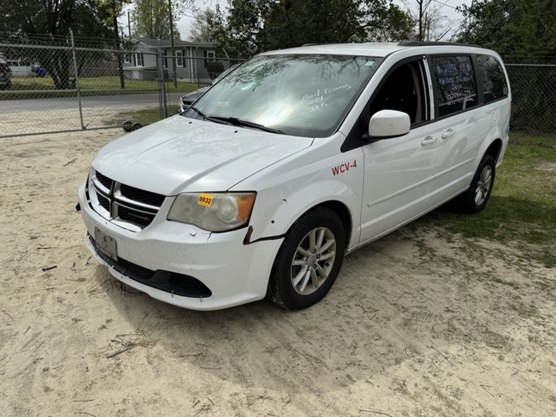 2014 DODGE wheelchair minivan - 311,182 miles showing - 2C4RDGCG6ER388281 - BAD TRANSMISSION