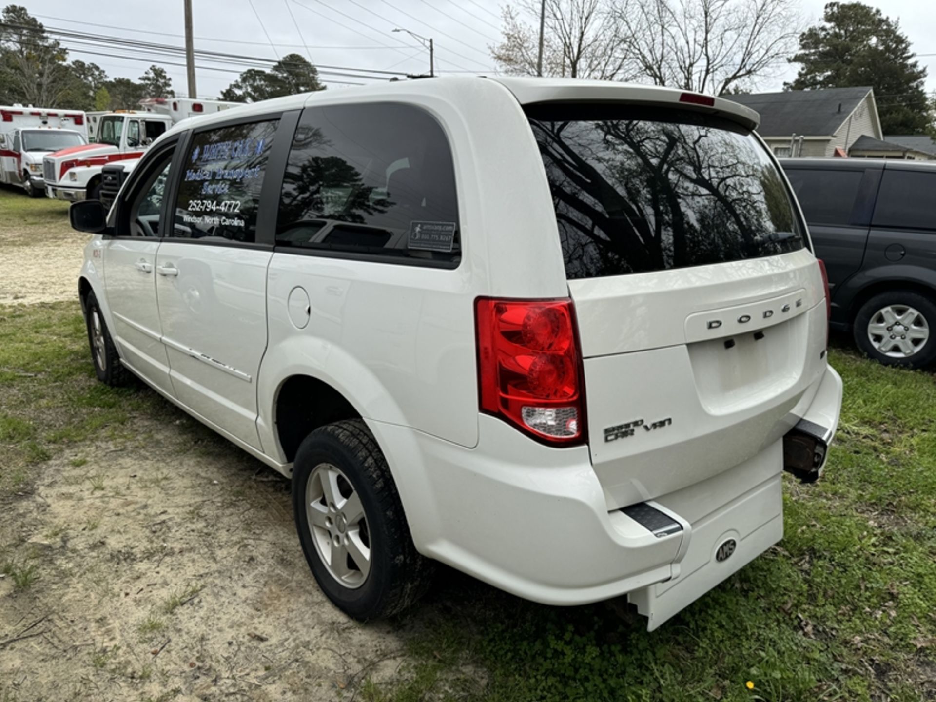 2013 DODGE wheelchair minivan - 289,658 miles showing - 2C4RDGCG0DR521910 - BLOWN HEAD GASKET/ENGINE - Image 4 of 8