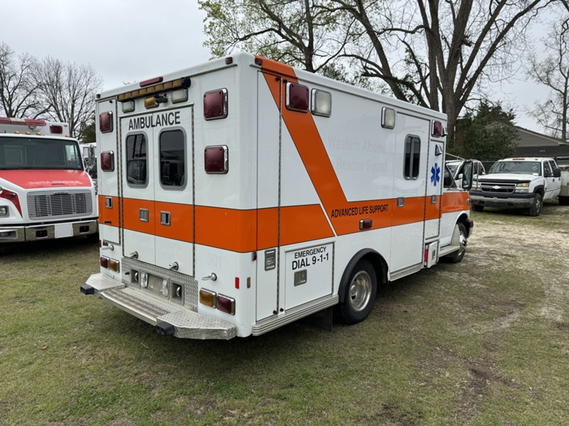 2009 CHEVROLET Ambulance, dsl - 225,093 miles showing - 1GBJG316X91122378 - Image 3 of 6