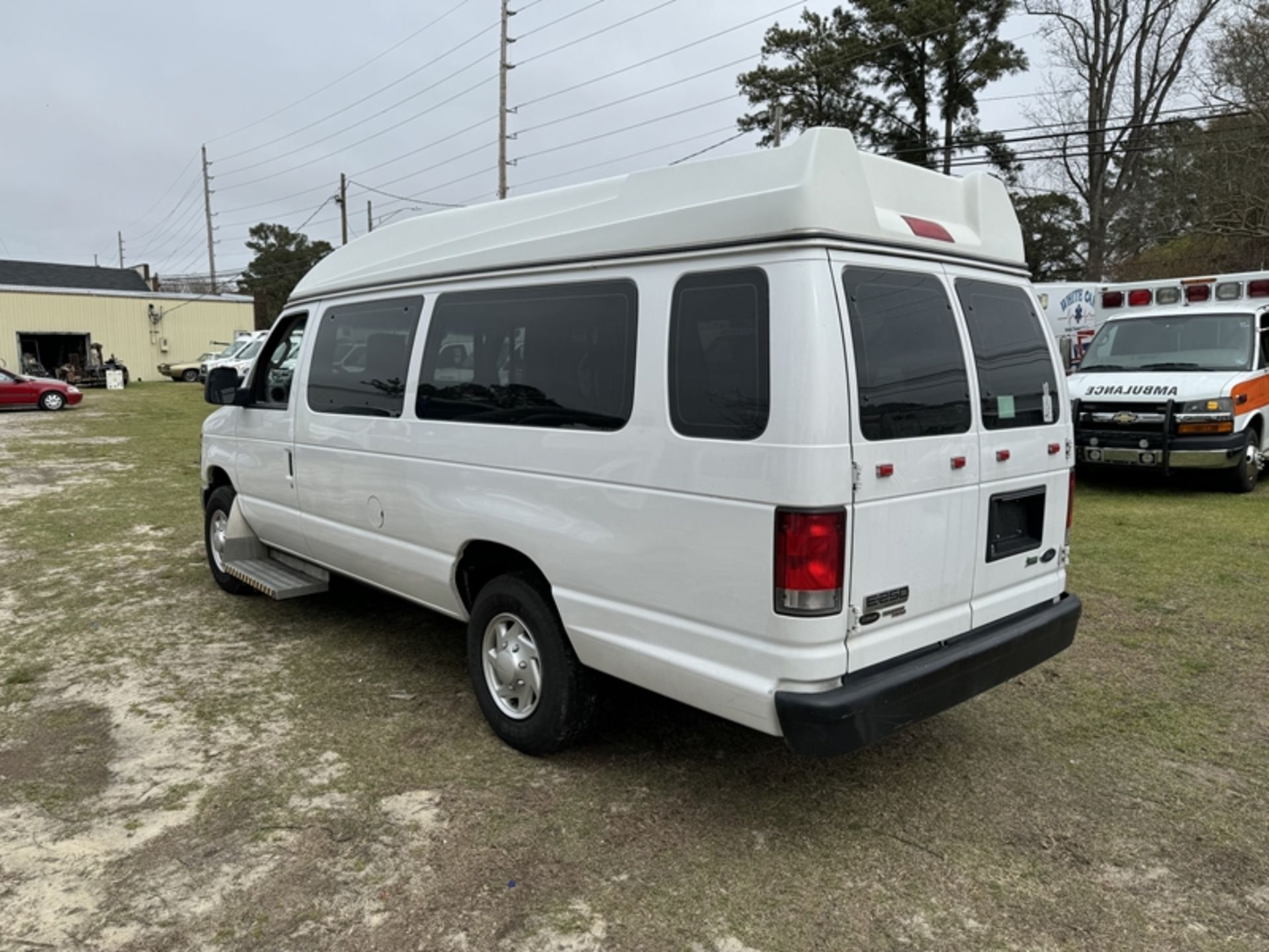2013 FORD E-250 wheelchair van - 93,207 miles showing - 1FTNS2EW0DDB04057 - Image 3 of 6