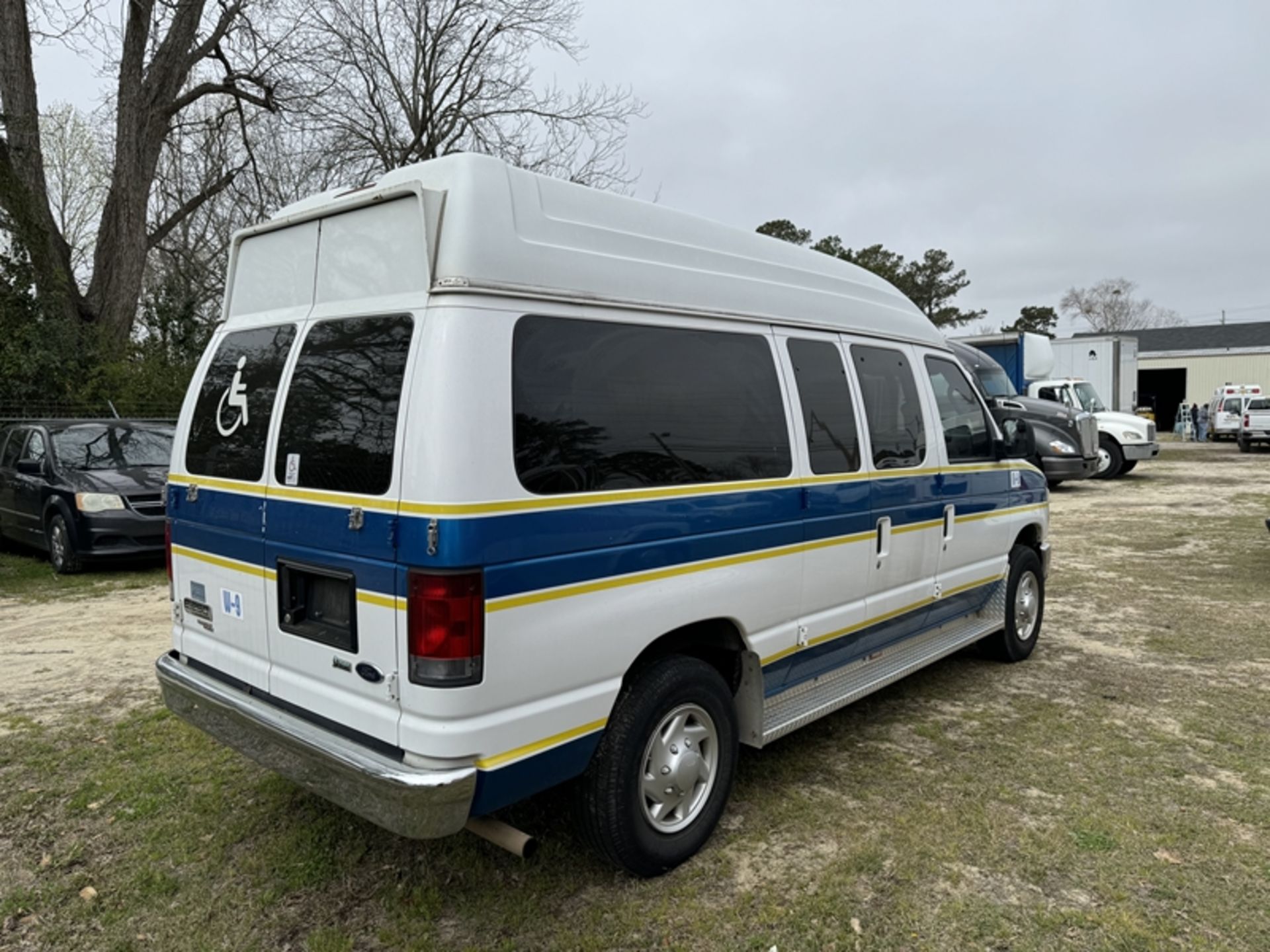 2012 FORD wheelchair van - 273,658 miles showing - 1FTNE2EW4CDB20963 - Image 3 of 7